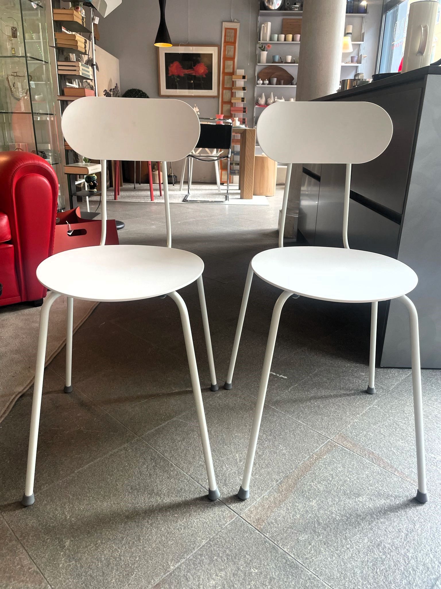 Set of 2 Stackable Mariolina Chairs by Enzo Mari Front