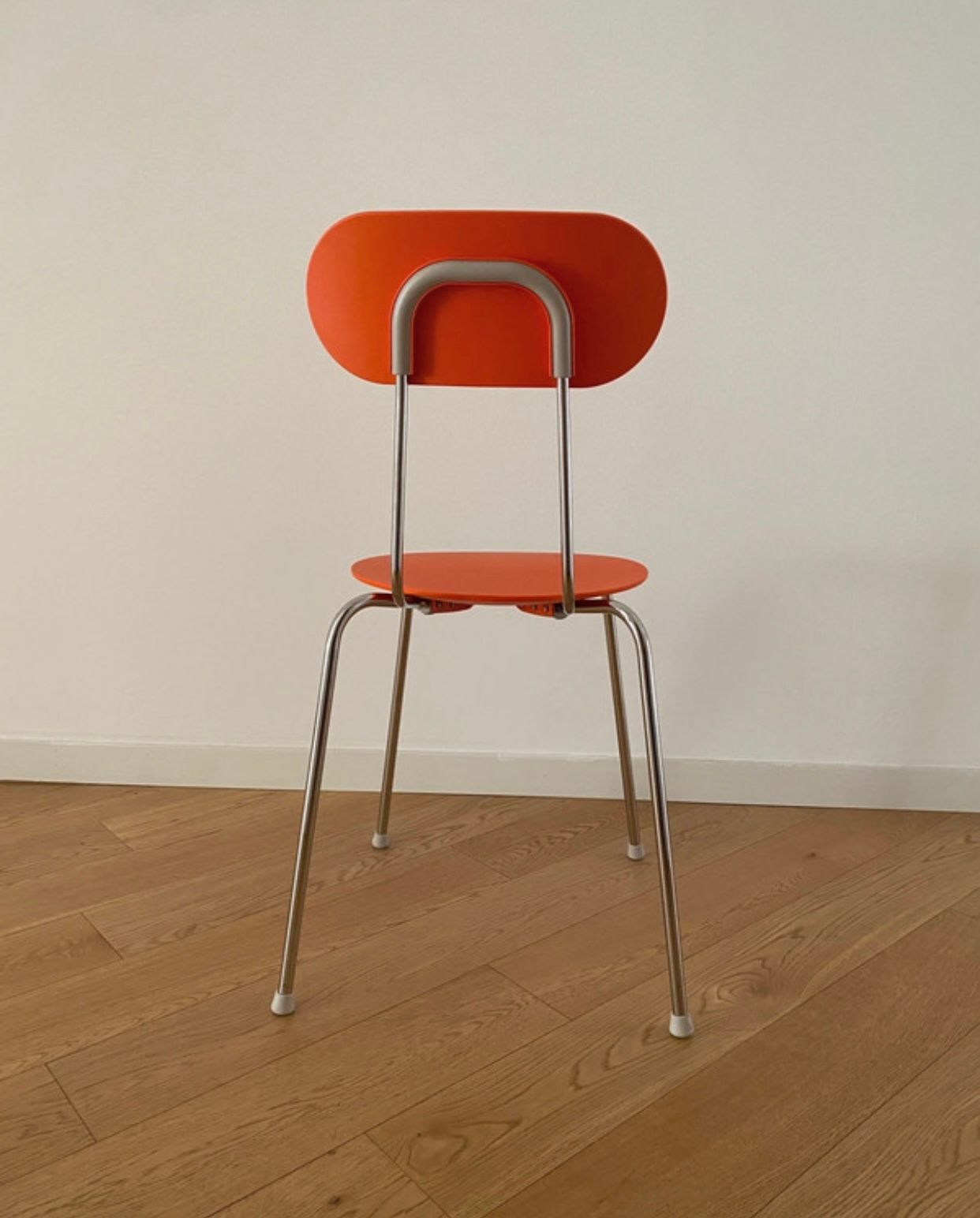 Set of 4 stackable Mariolina chairs by Enzo Mari Details