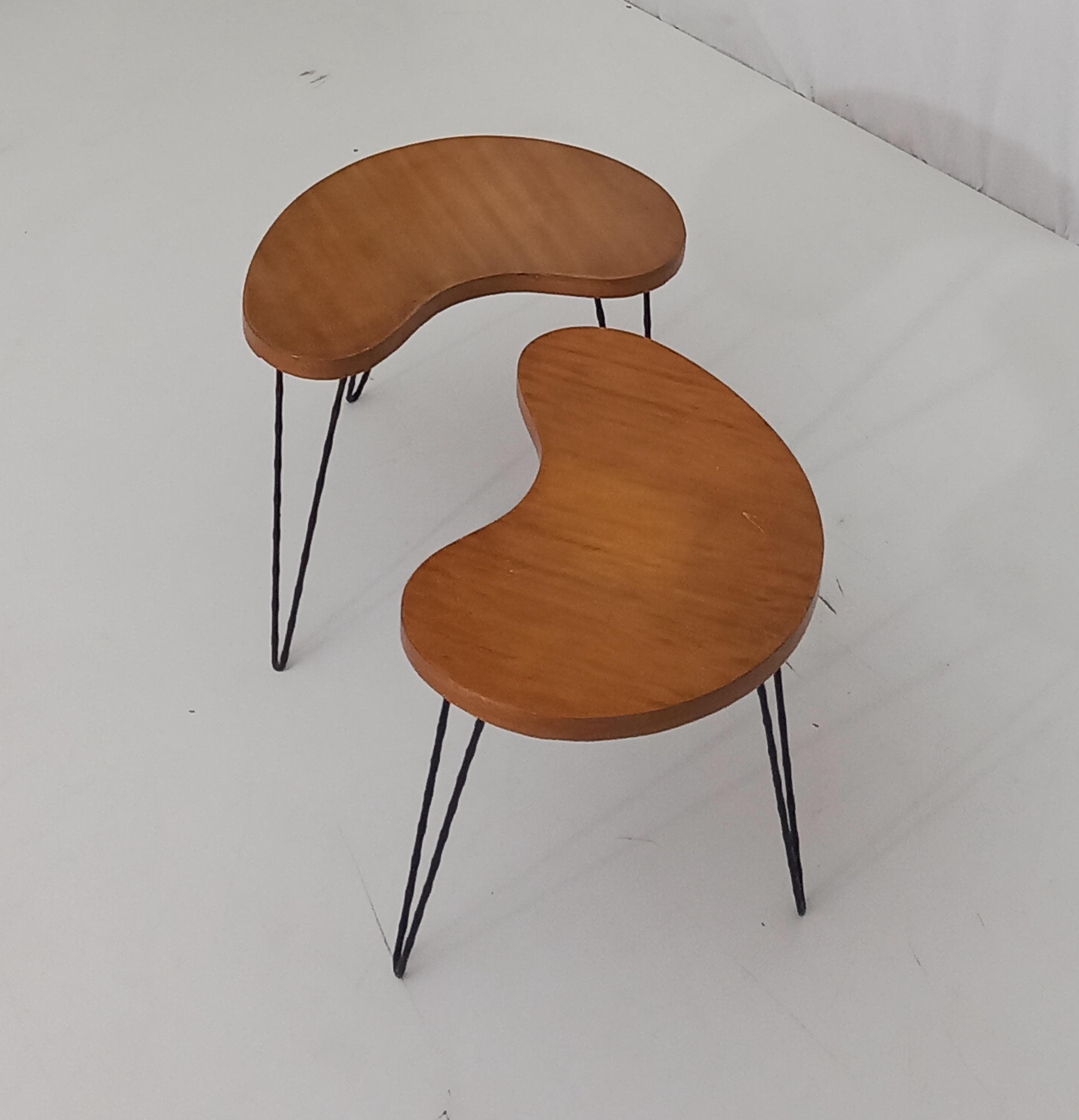Set di 2 tavolini in legno di noce (anni '50) Front