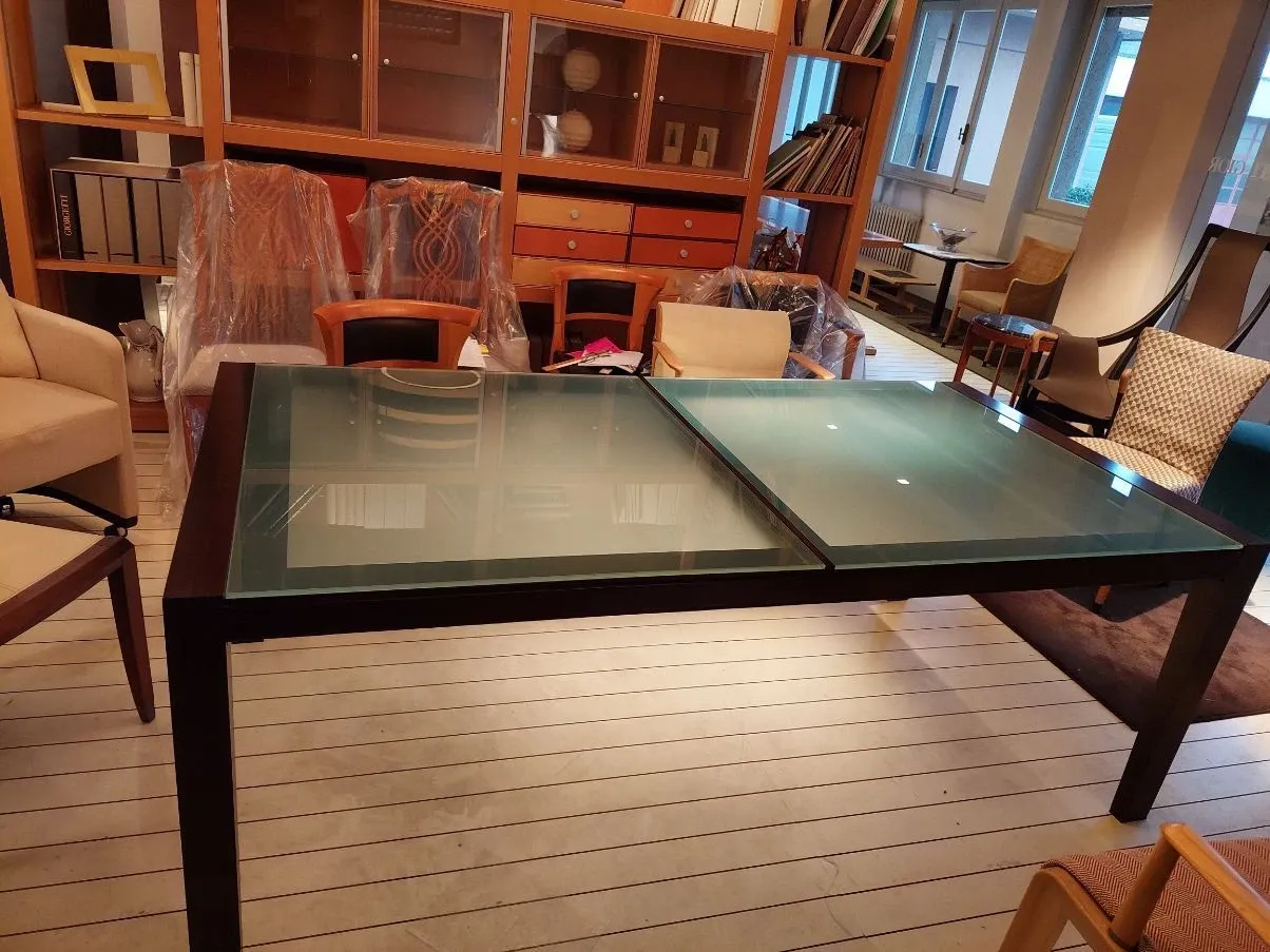 Tavolo Sagredo in legno di faggio e vetro, Giorgetti 2