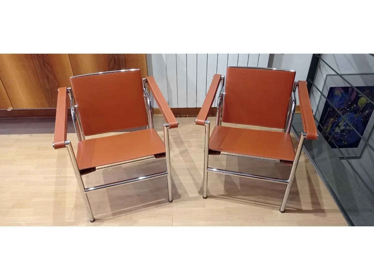 Set of 2 LC1 chairs in cognac leather, Alivar 6