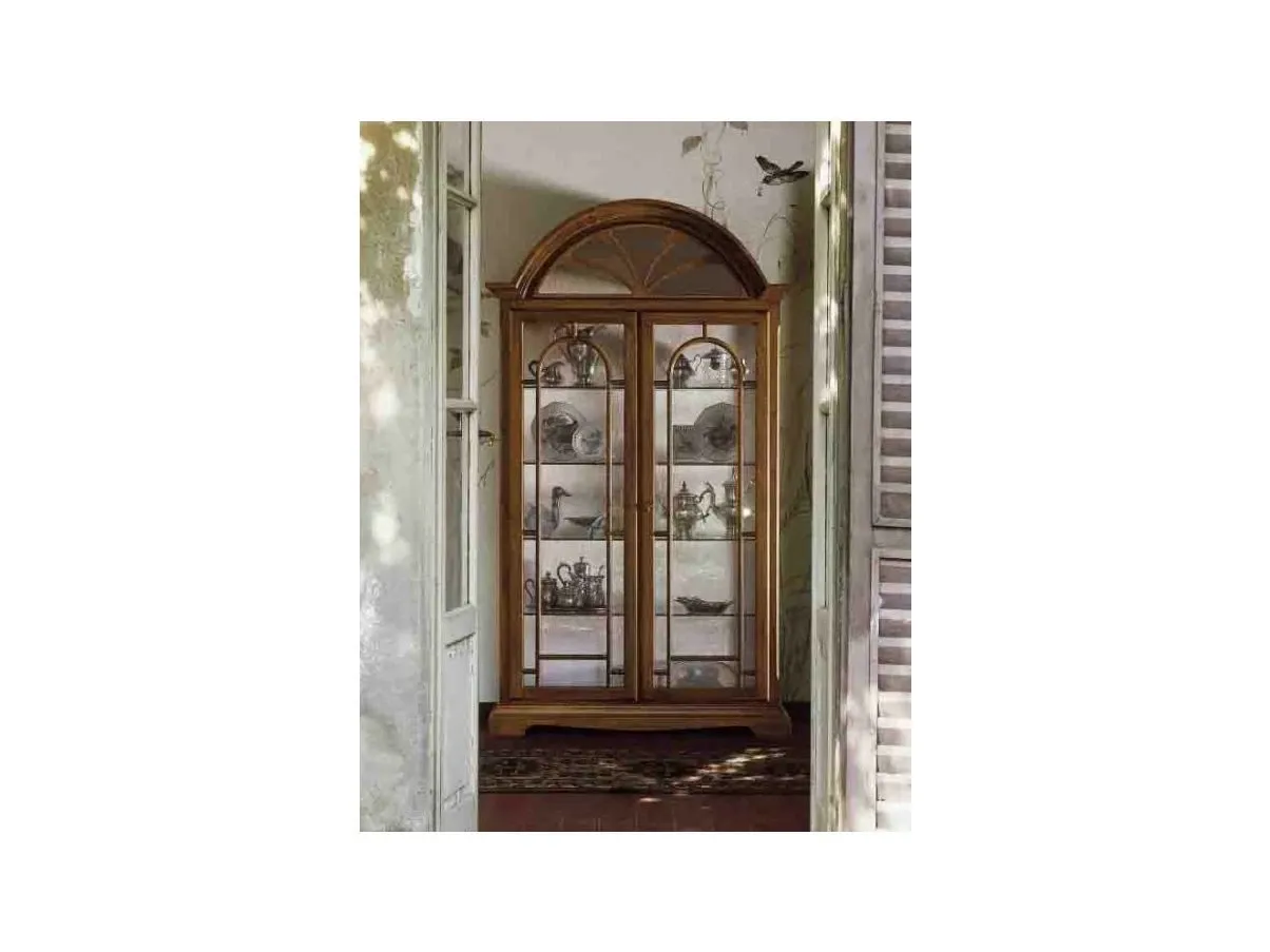 Showcase with 2 doors in walnut, Betamobili image