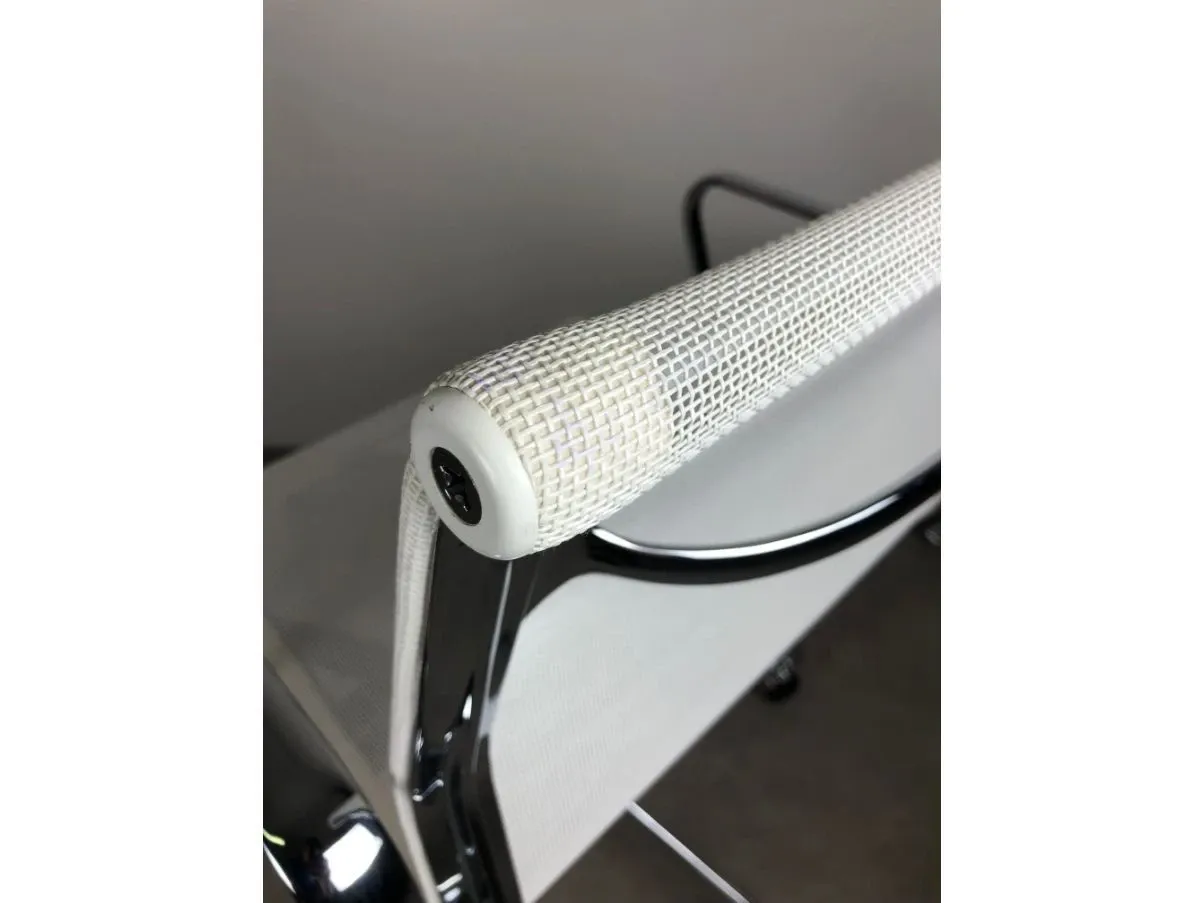 Swivel office chair EA118 10