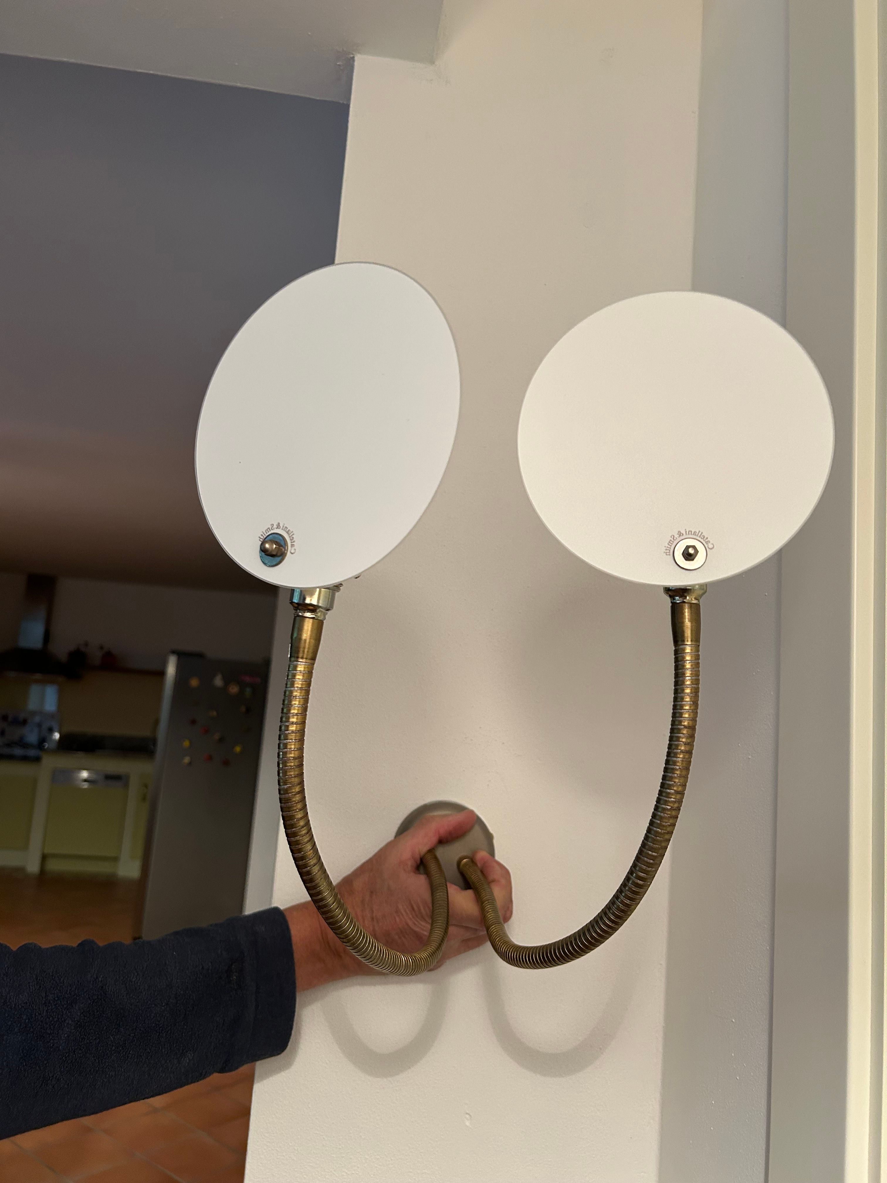 Minimalistische wandlamp 15 messing Front