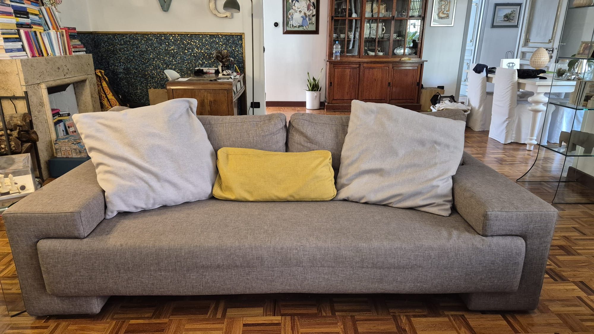 3 seater Club sofa upholstered in fabric (grey), Valentini Front