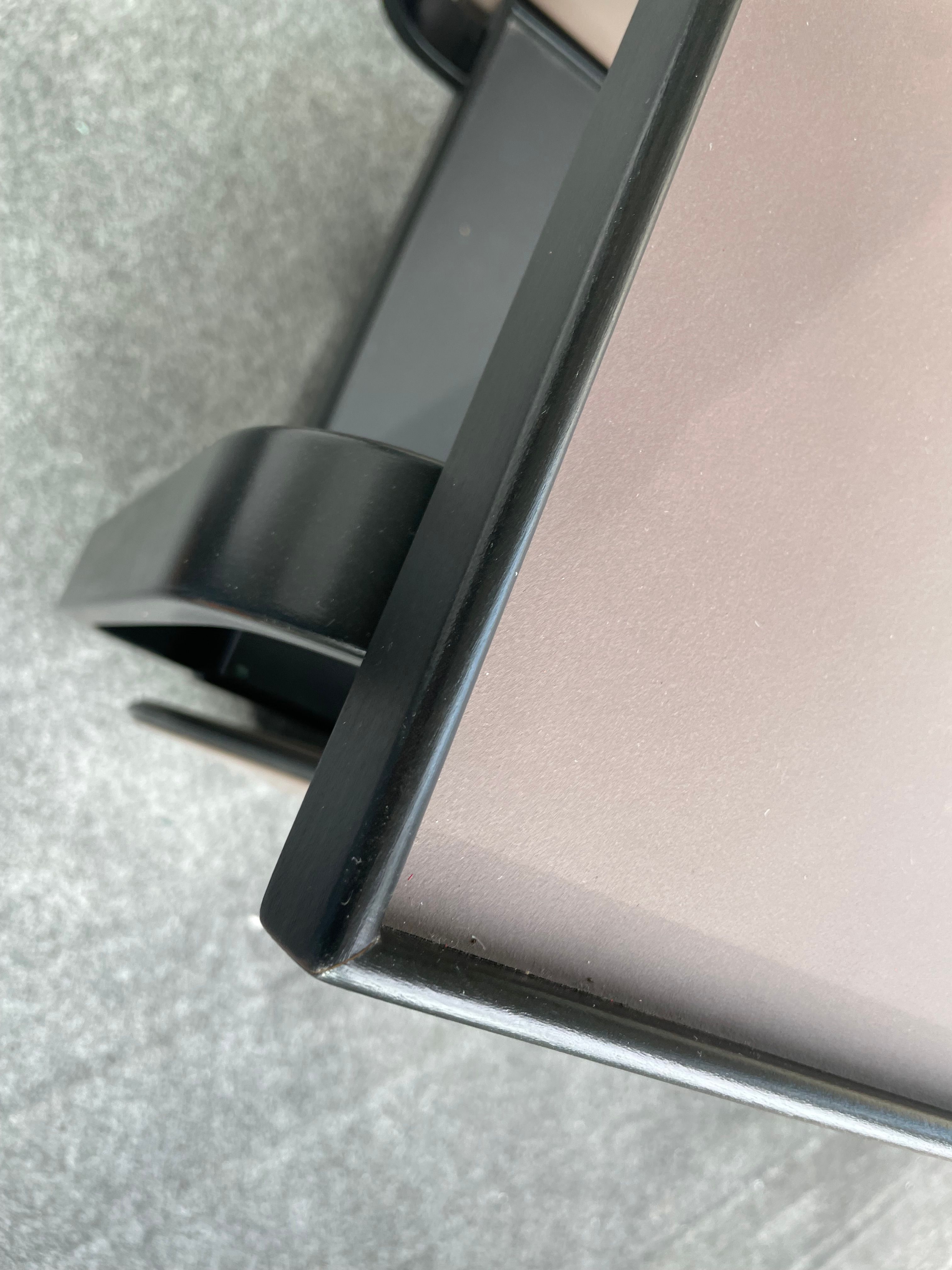 Carrello Tea Trolley 901 di Alvar Aalto Defects