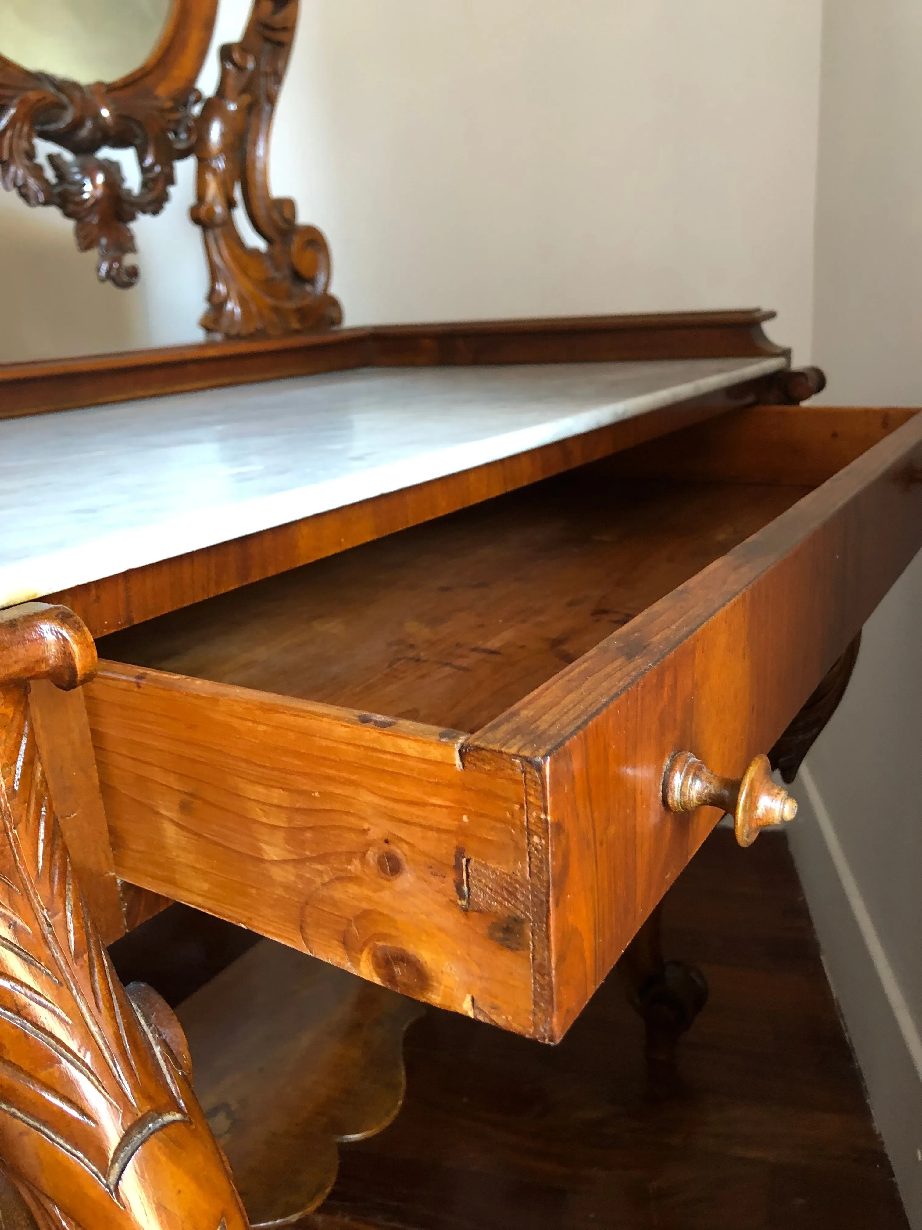 Toeletta in noce con piano in marmo (fine '800) 9
