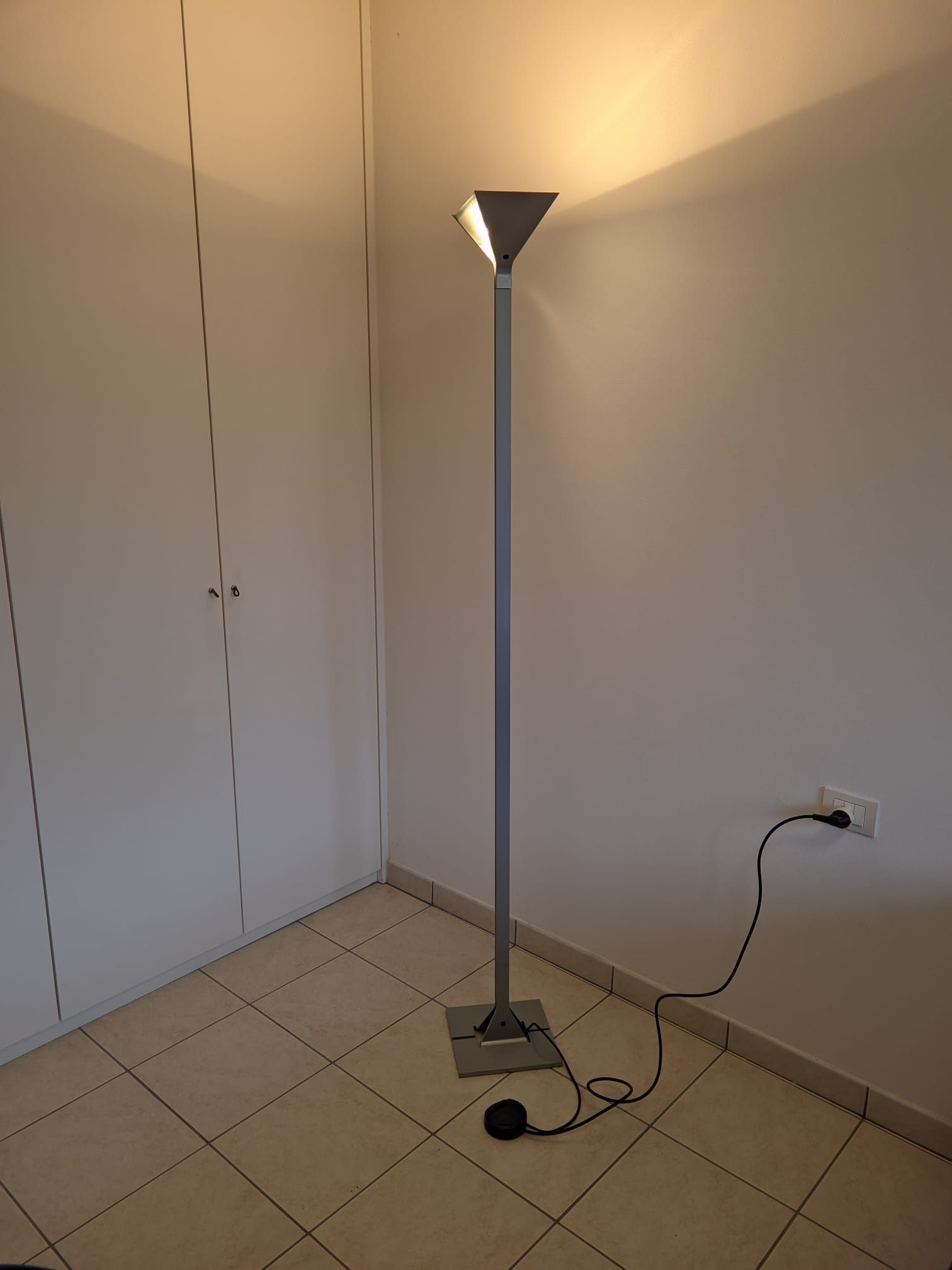 Papillona Floor Lamp by Tobia Scarpa (1970s) Front