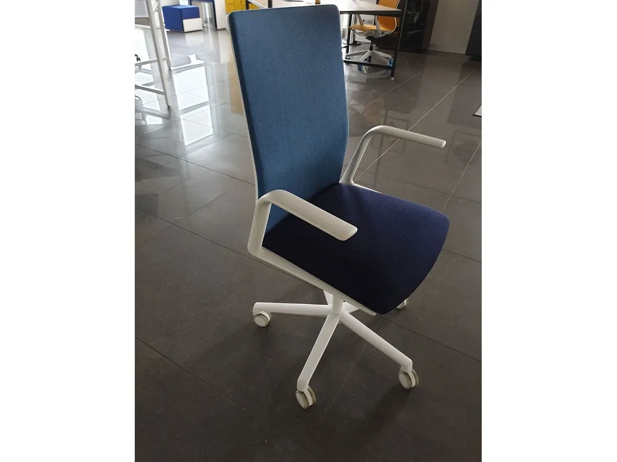 Poltrona da ufficio Kinesit regolabile in tessuto (blu), Arper 3