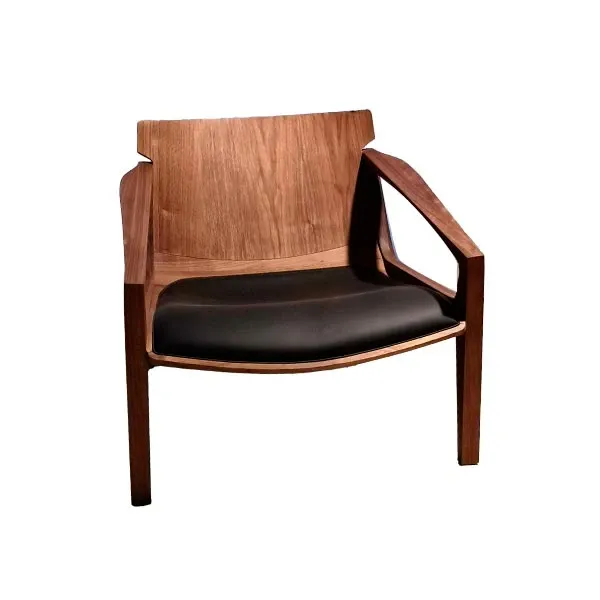 Linna armchair in wood and black leather, Sollos image