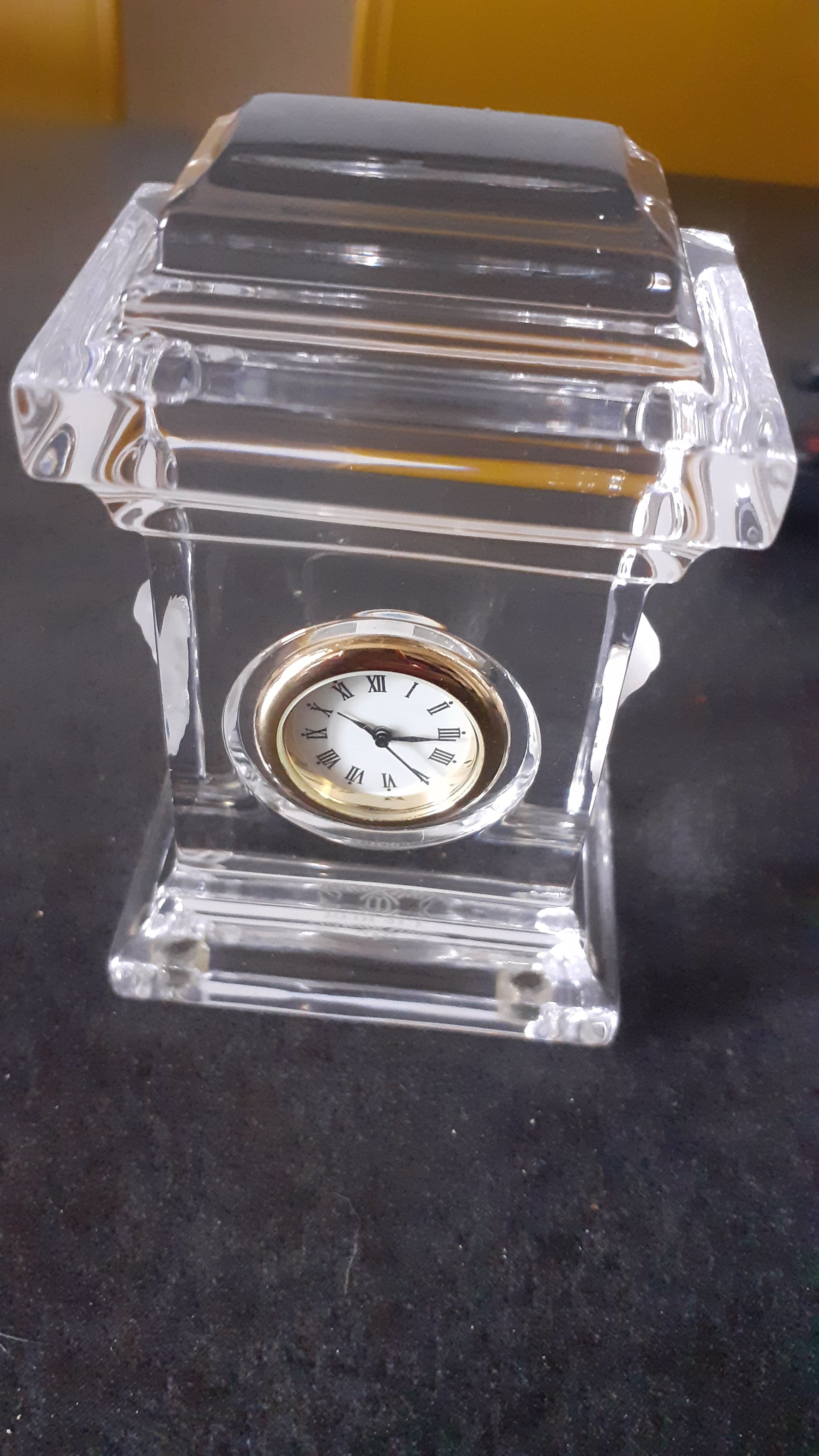 Transparent Table Clock for Versace Front
