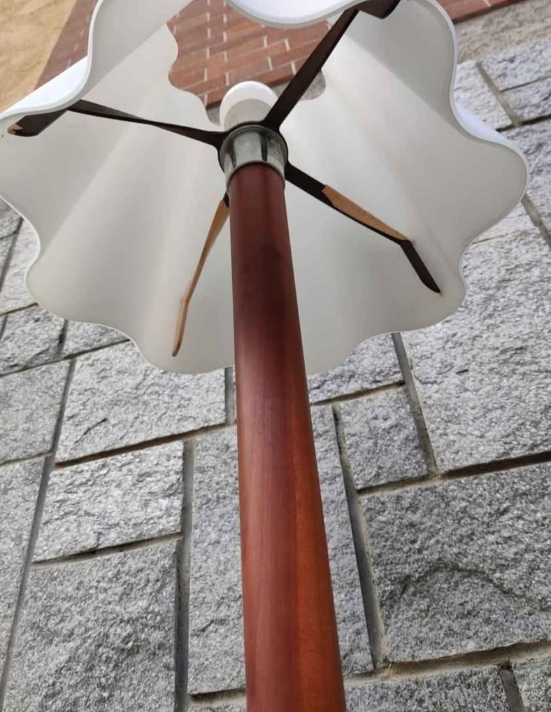 Piantana in vetro bianco  Defects