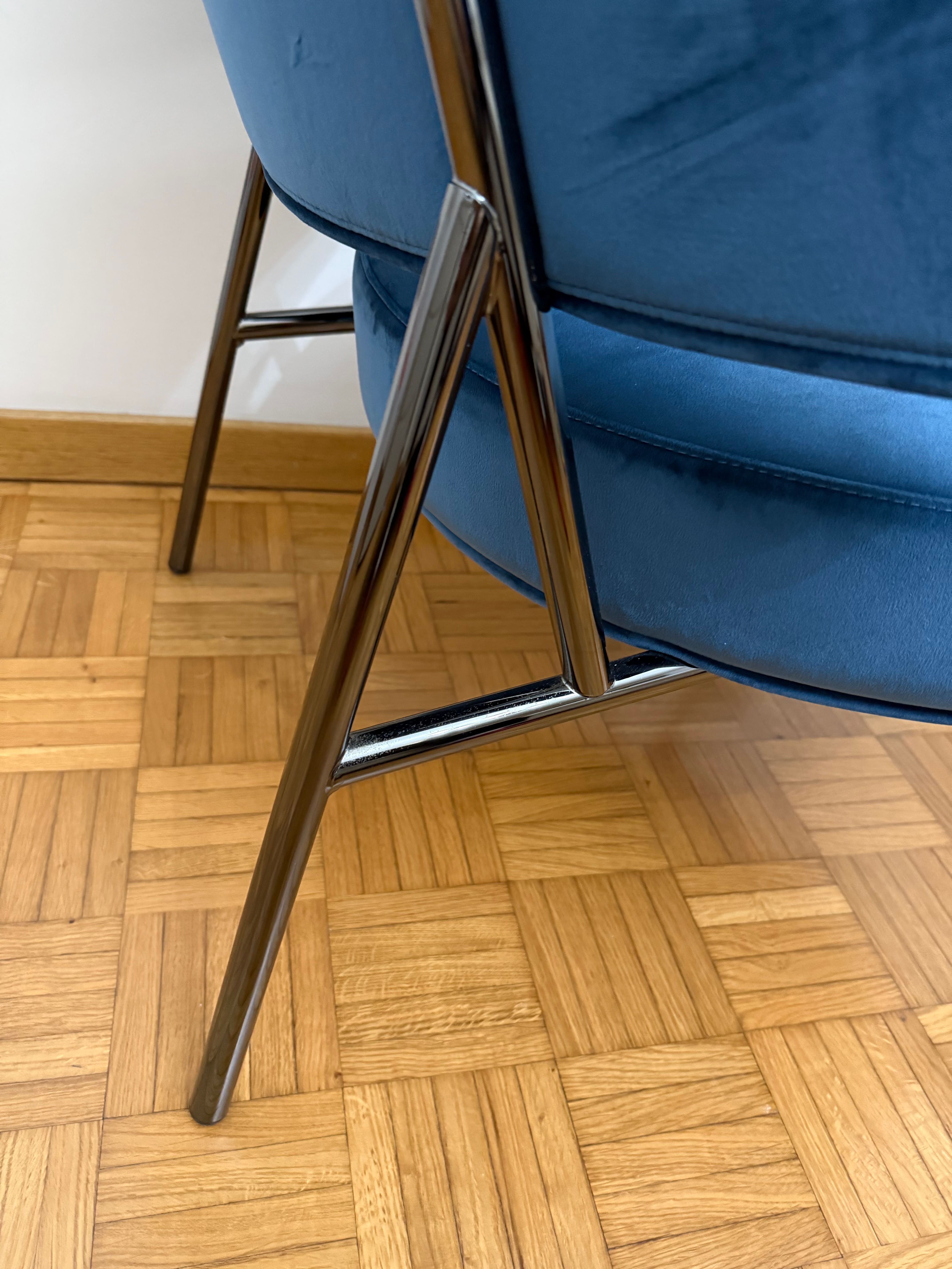 Poltrona Coco rivestita in velluto (blu), Calligaris Details