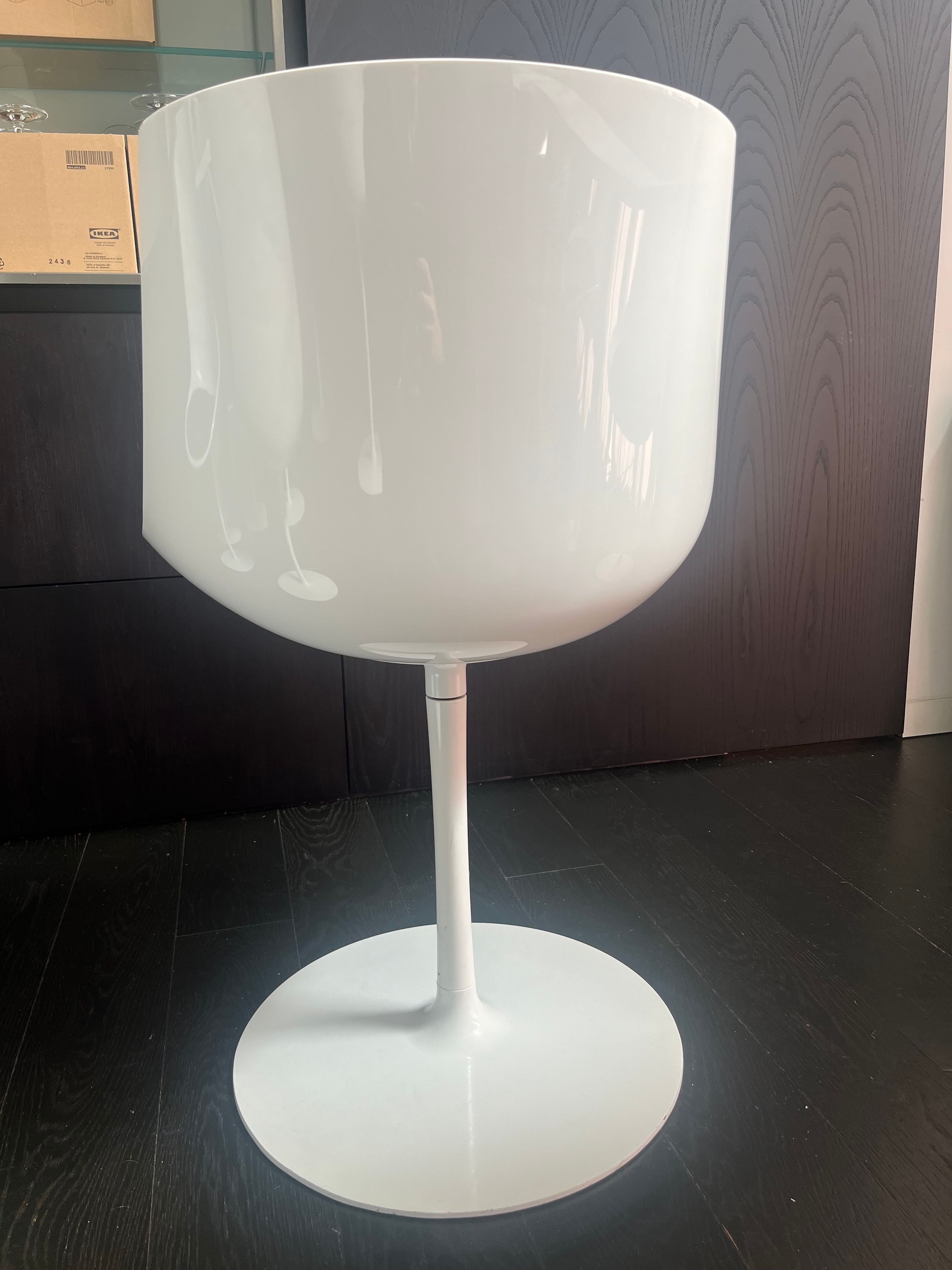 Swivel Chair N. 18 Flow Chair White by Jean Marie Massaud Front
