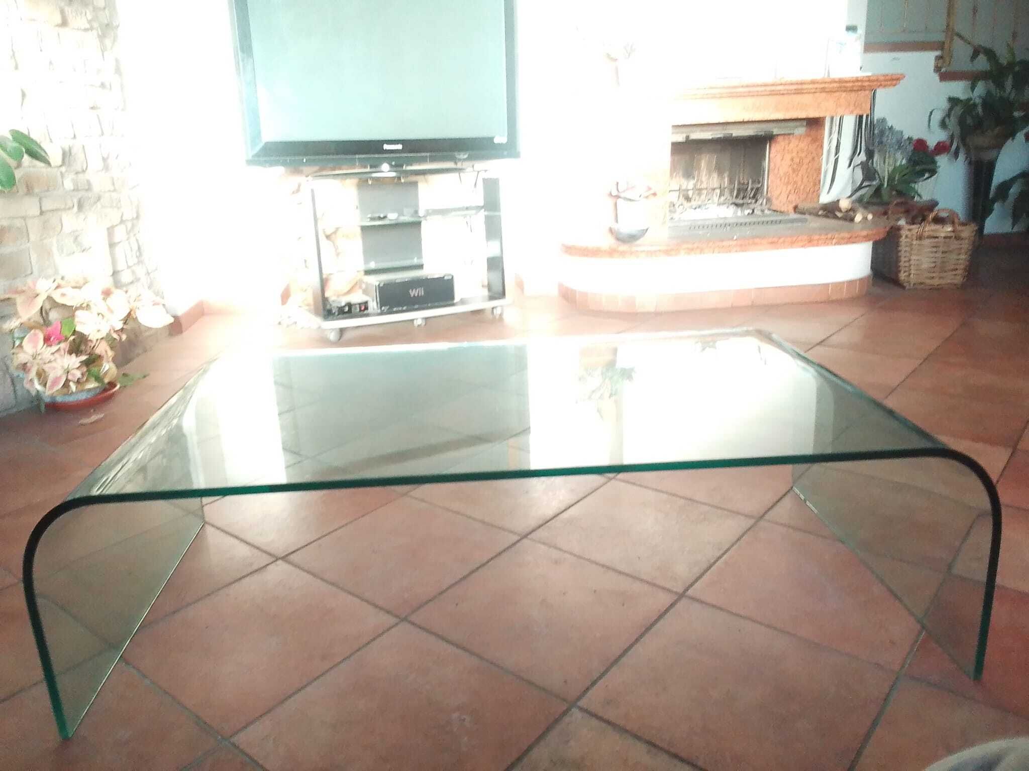 Curved coffee table, FontanaArte 4