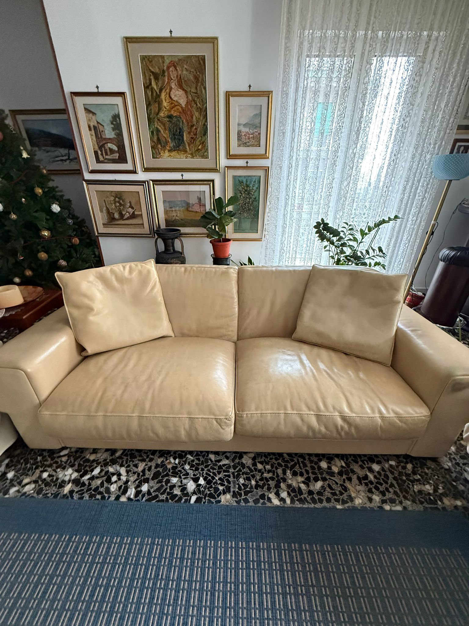 Hamilton sofa in leather (beige) 11