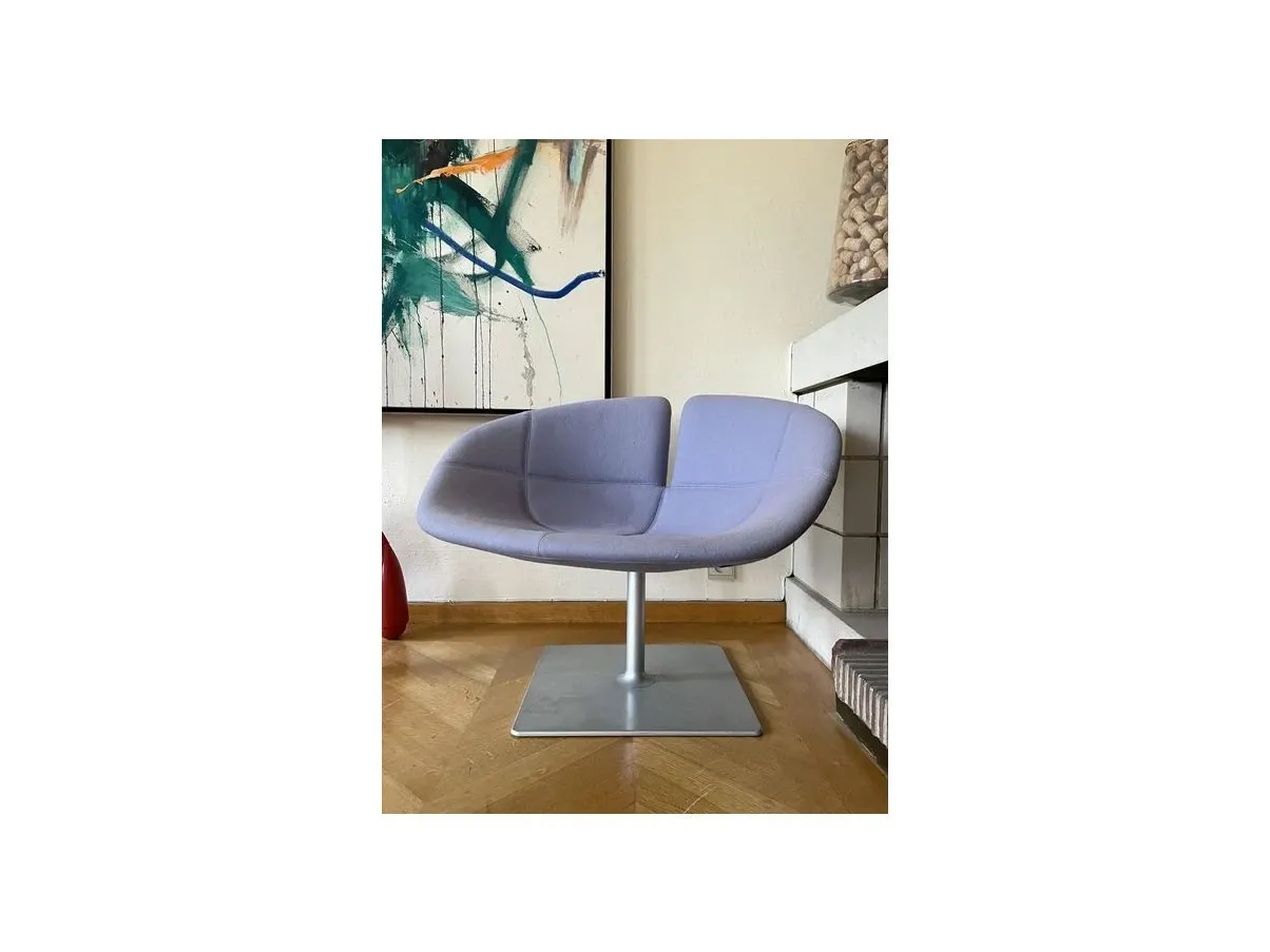 FJordin armchair in Kvard light blue wool by Patricia Urquiola, Moroso image