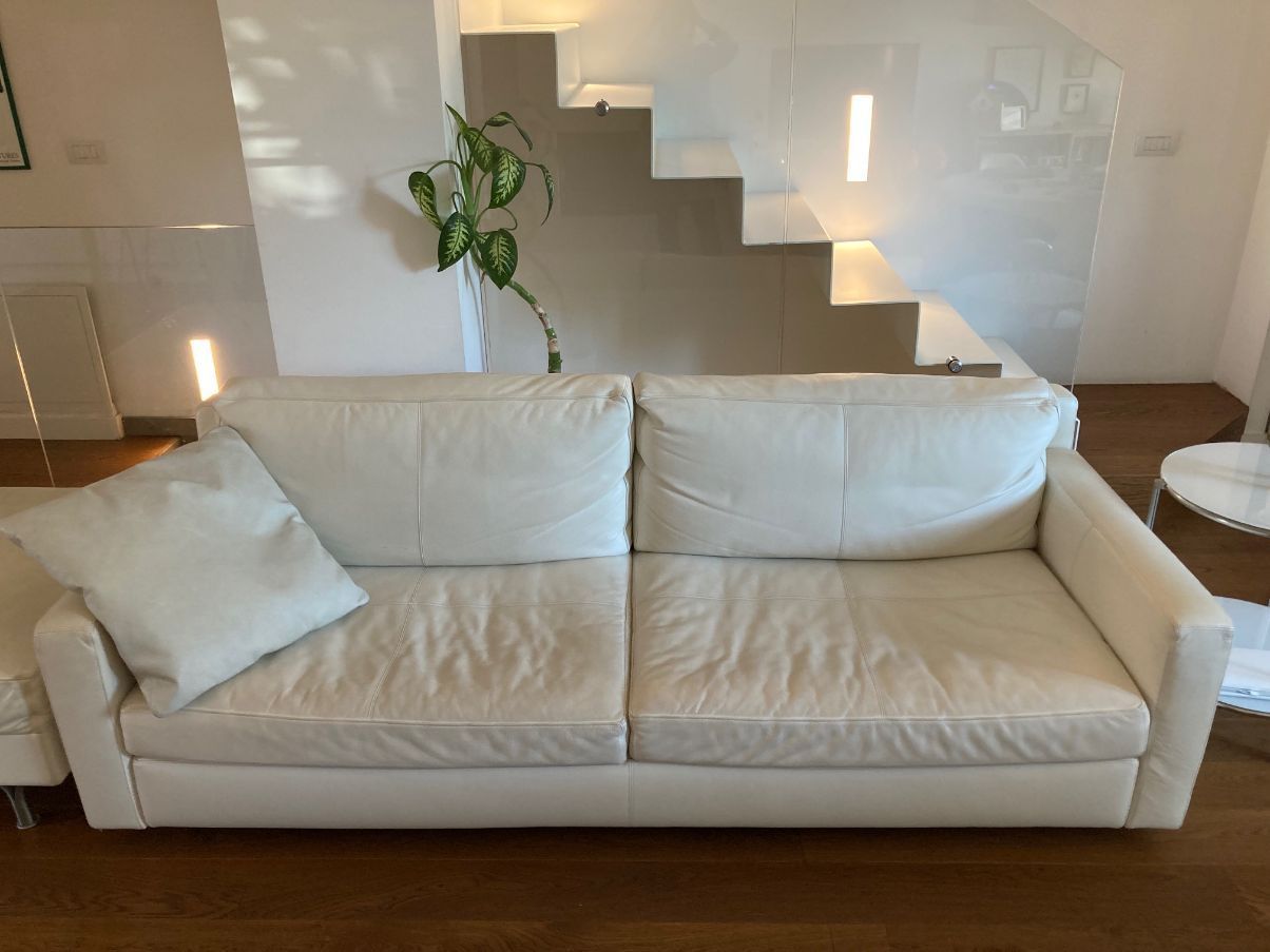 Massimo Sistema white sofa, Poltrona Frau image