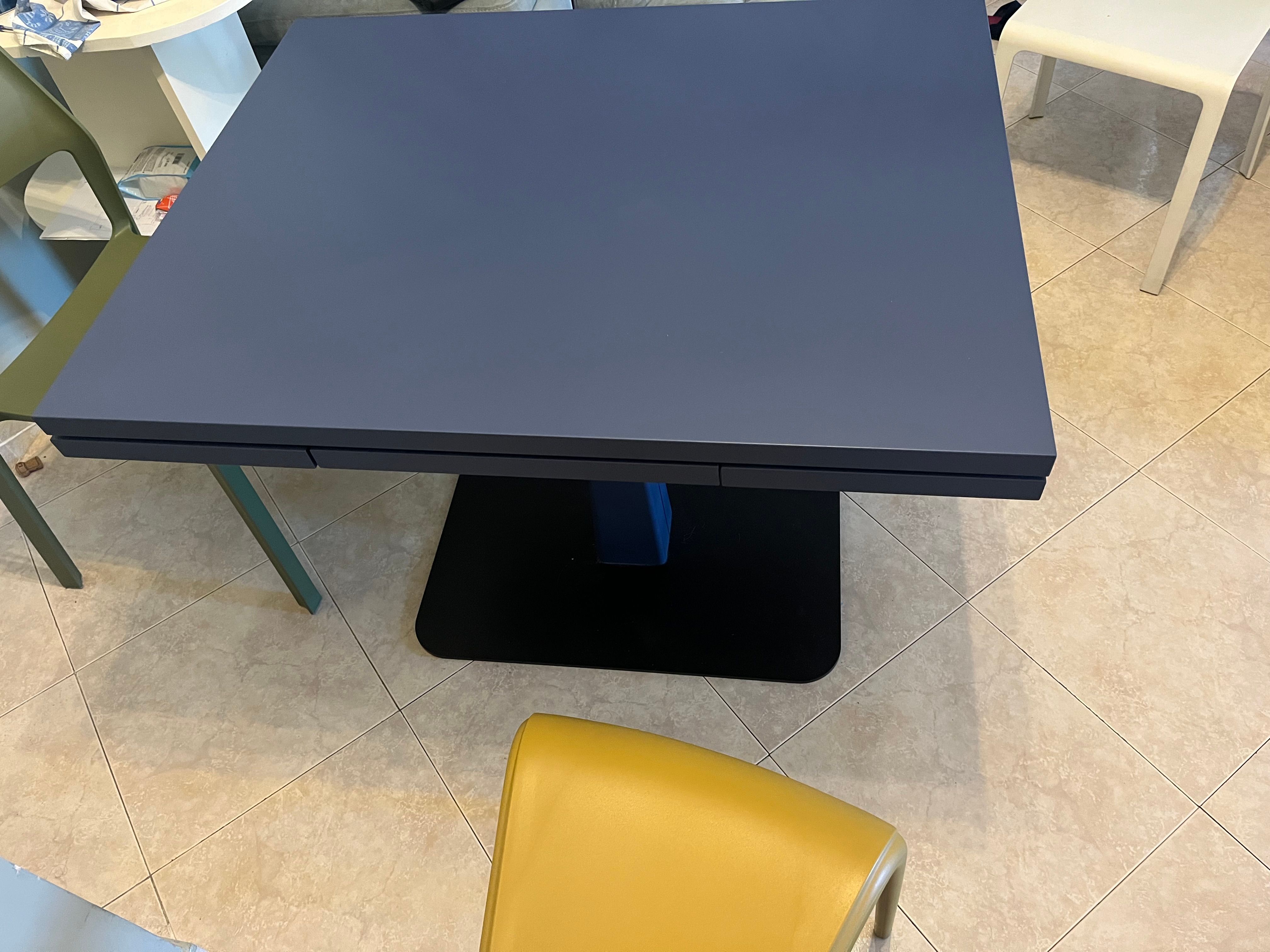Gualtiero extendable wooden table, Miniforms Front