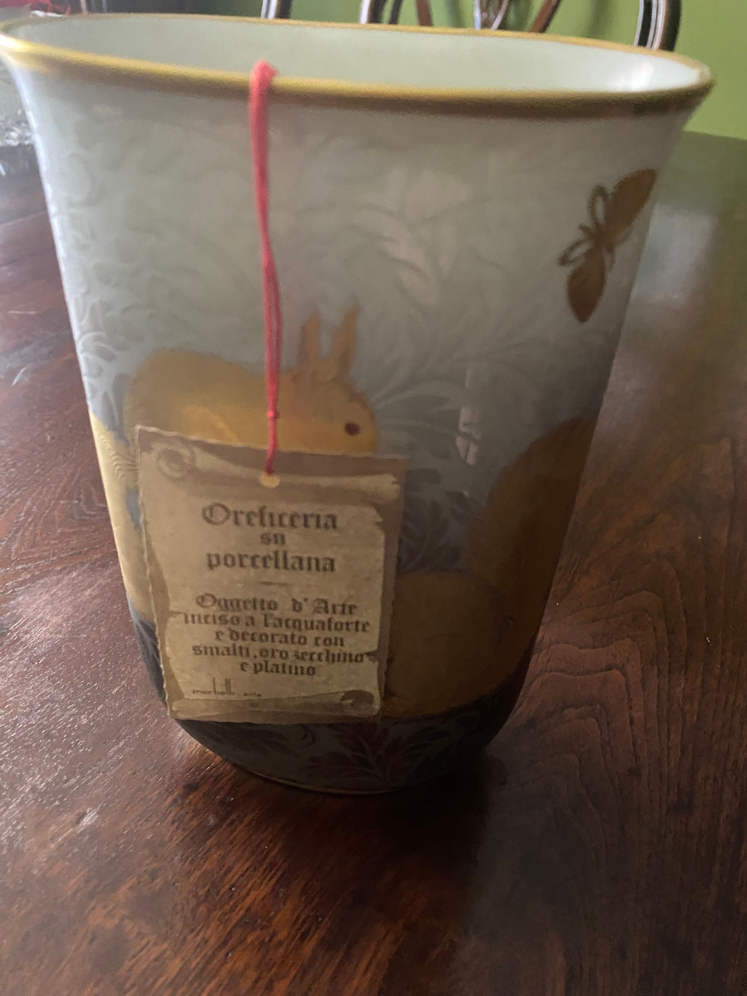 Vaso in porcellana inciso in oro zecchino e platino Front