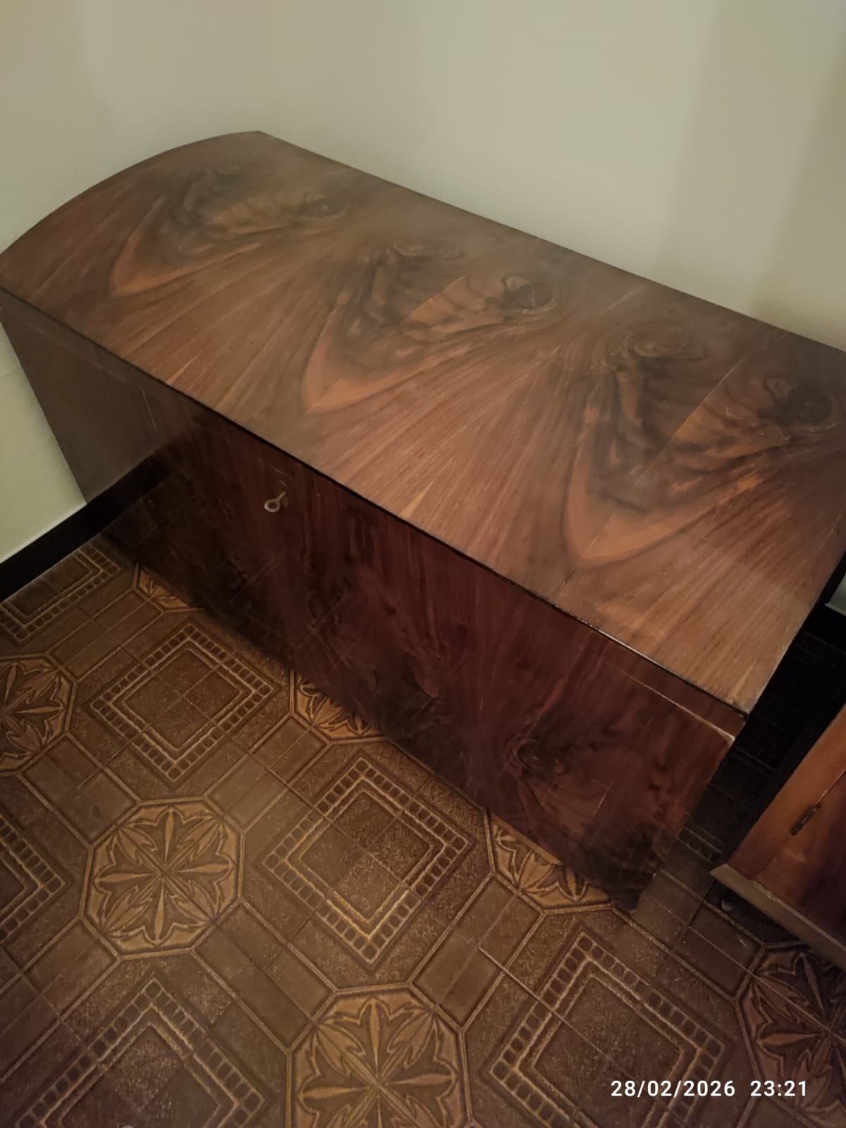 Antike Holztruhe Brand