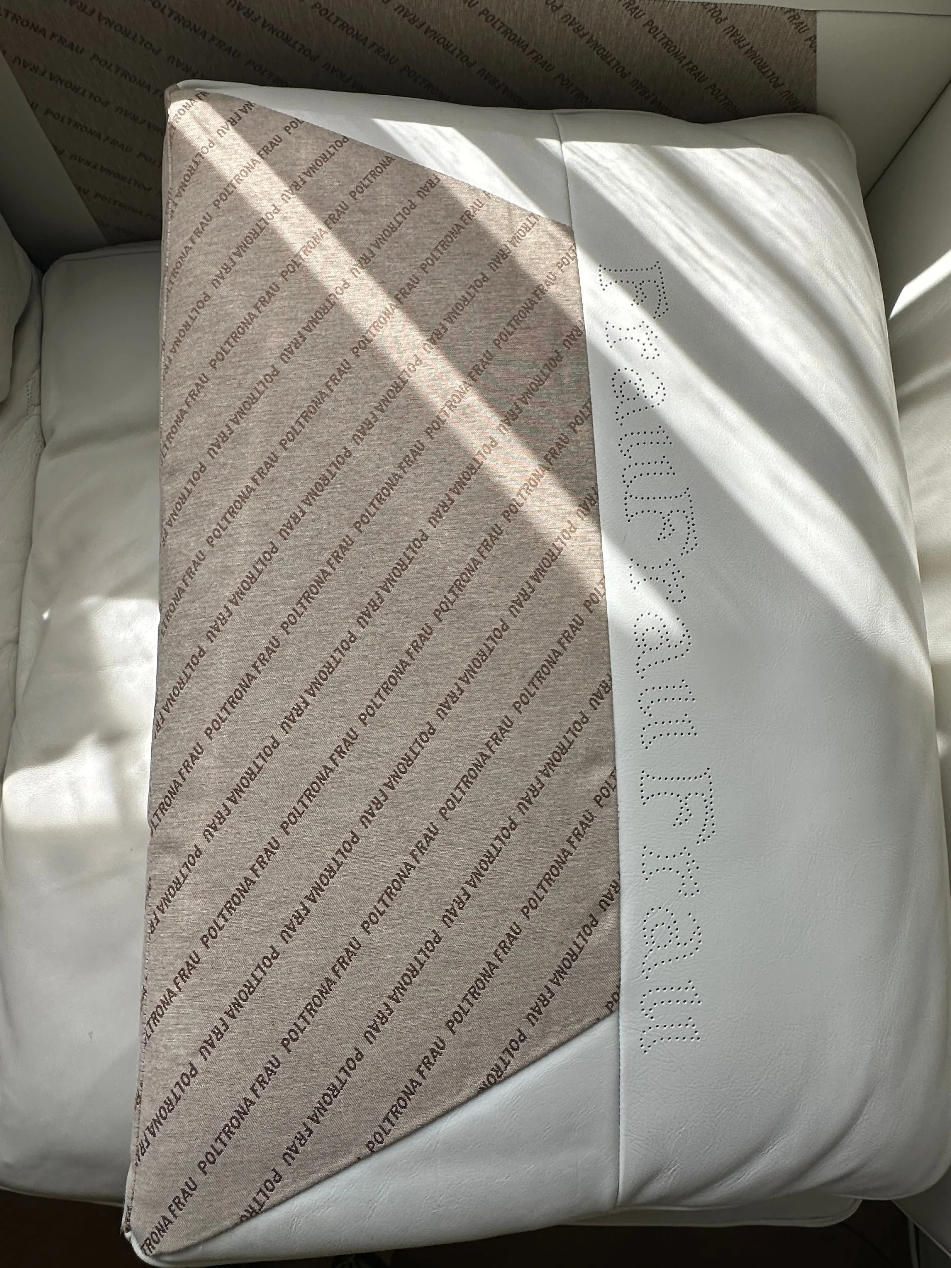 3 seater sofa in Frau leather, Poltrona Frau 2