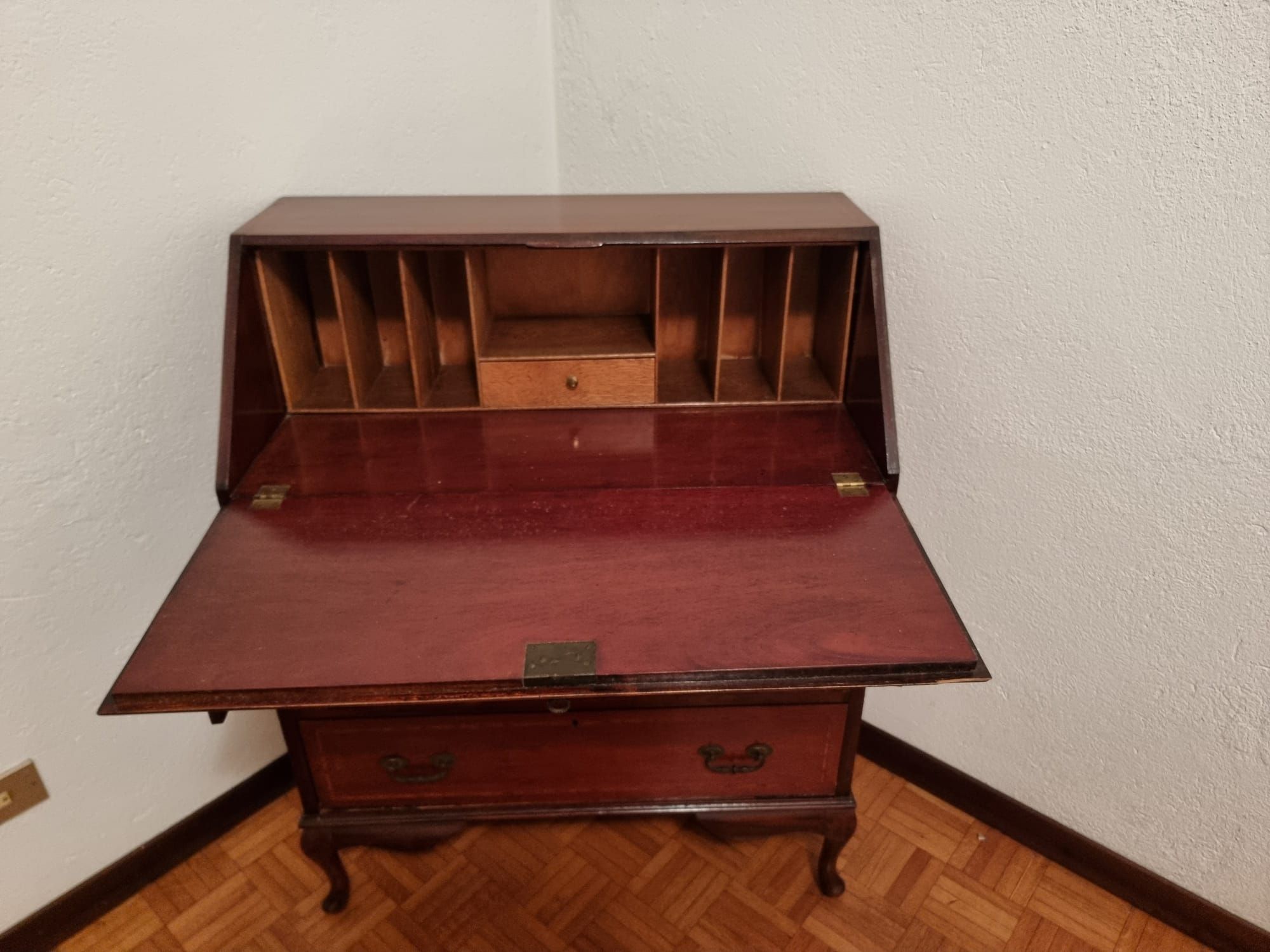 Ribata inglese in mogano e acero ('800), Front