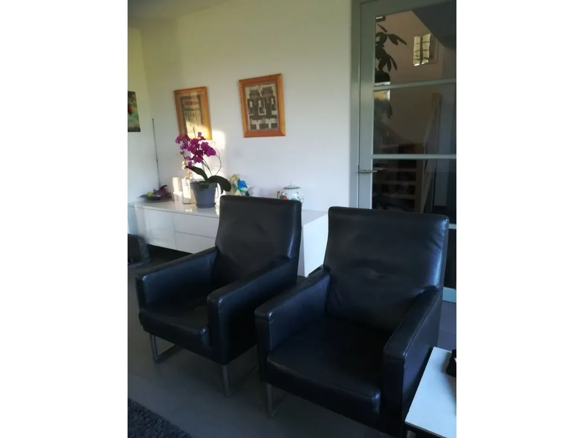 Set of 2 MR armchairs in black leather 