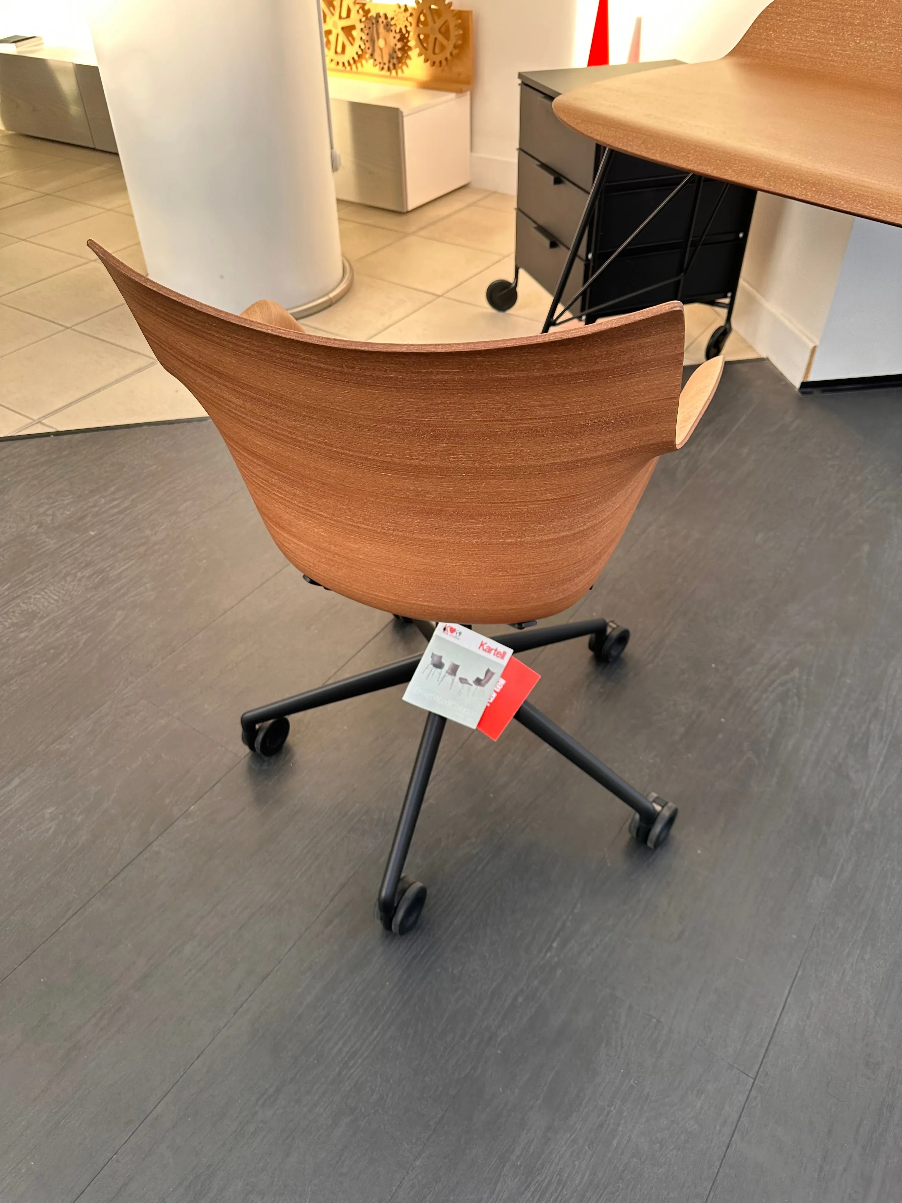 Poltroncina girevole Q/Wood 4