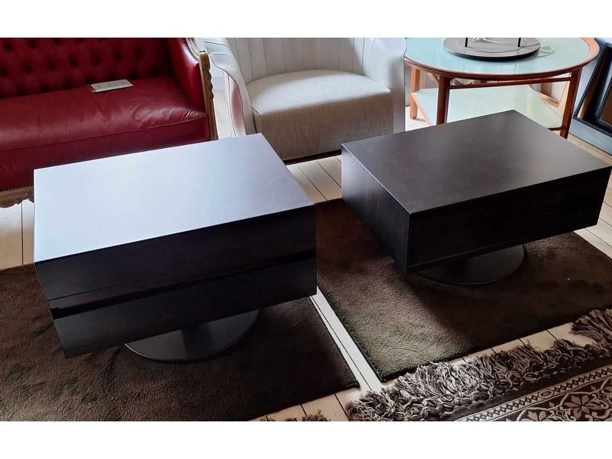 Set of 2 Time bedside tables in canaletto walnut and beech by Massimo Scolari, Giorgetti Defects