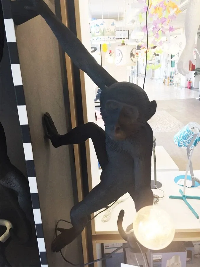 The Monkey Lamp (Hanging Right Black) 