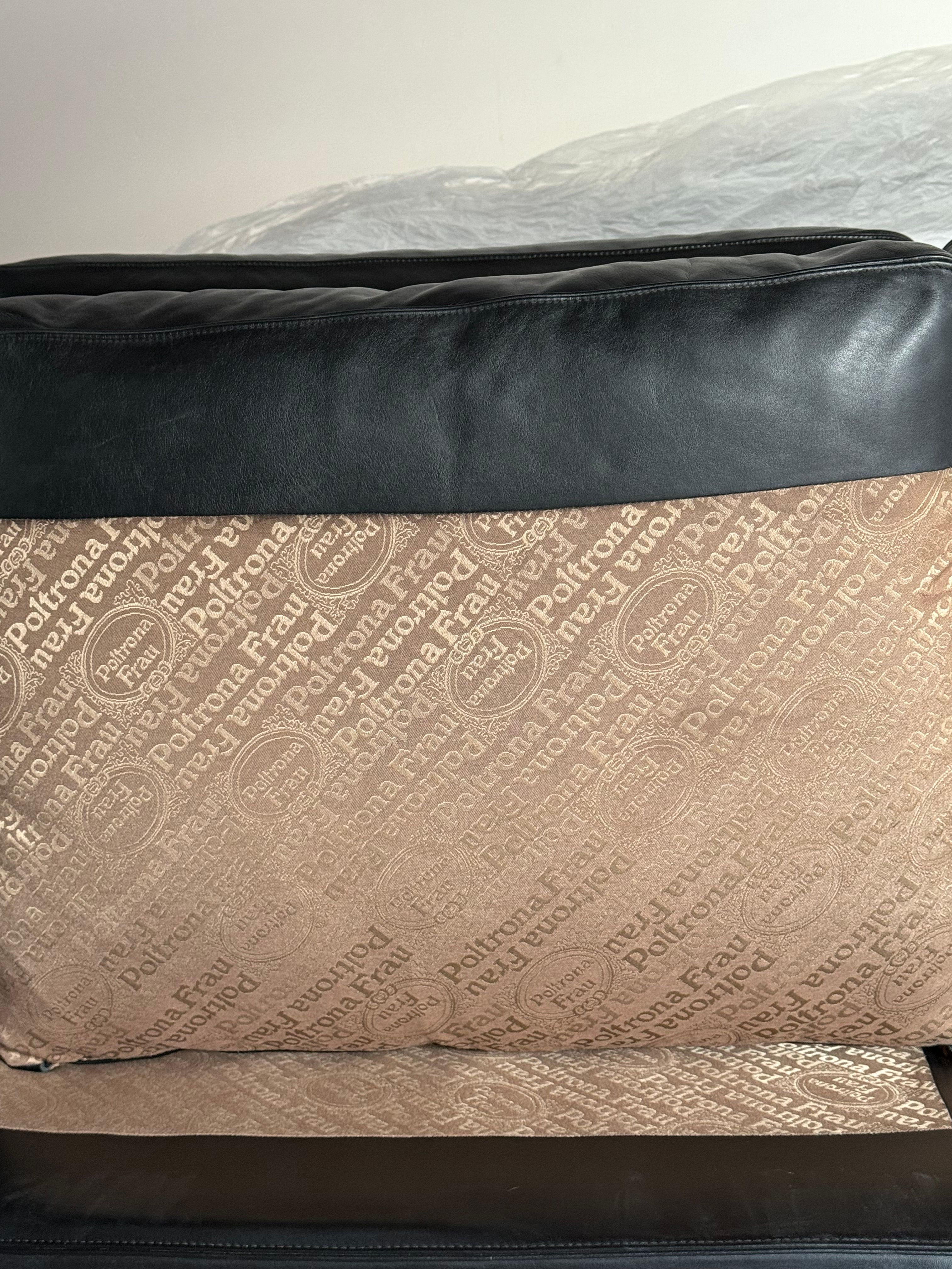 Divano 2 posti in pelle nera di Tito Agnoli Defects