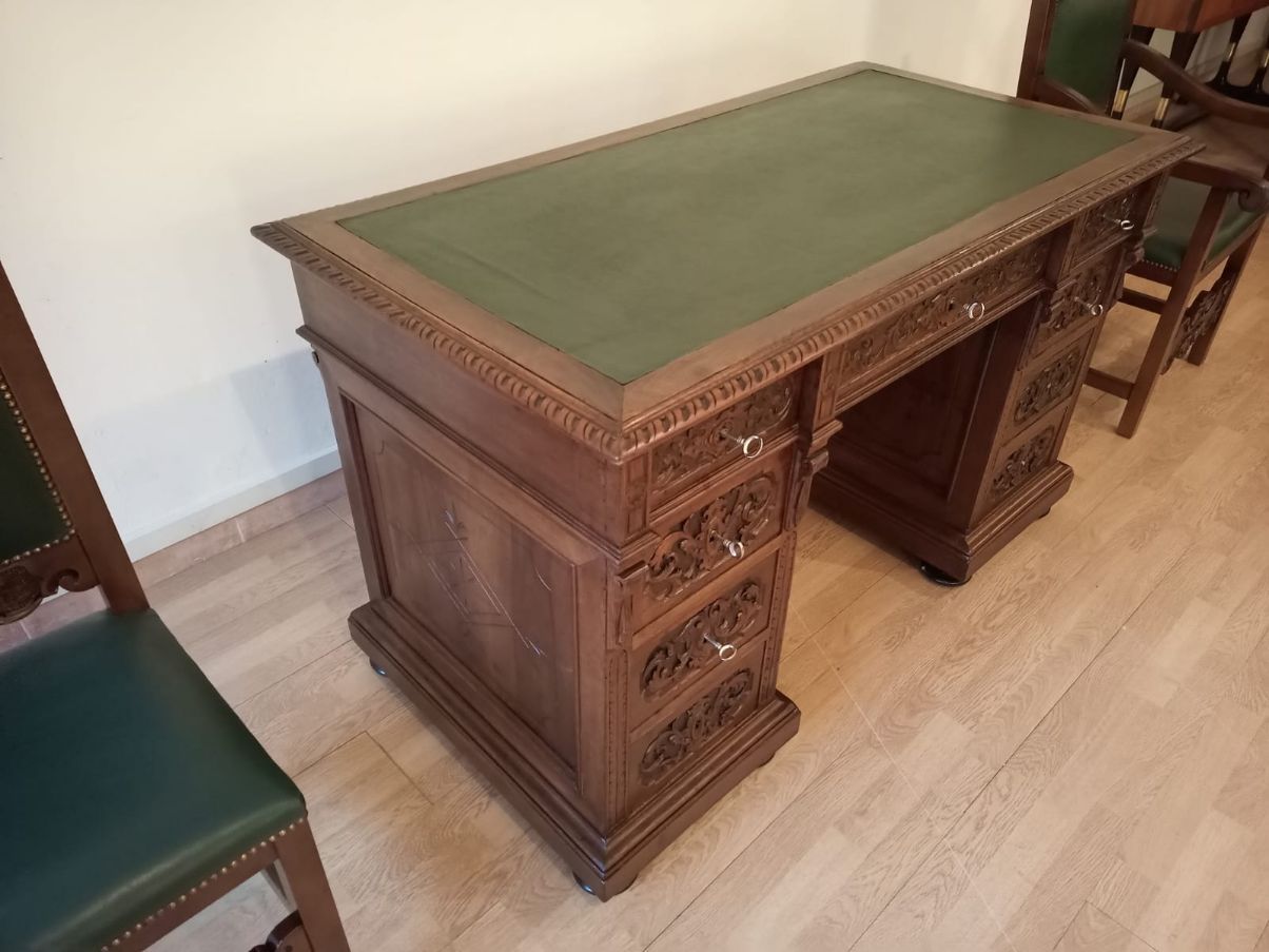 Set desk and 2 vintage chairs in leather and walnut wood, 6