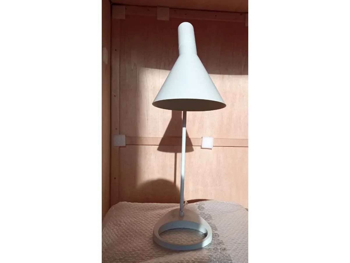 Lampada da tavolo AJ TABLE  Arne Jacobsen, Louis Poulsen 1