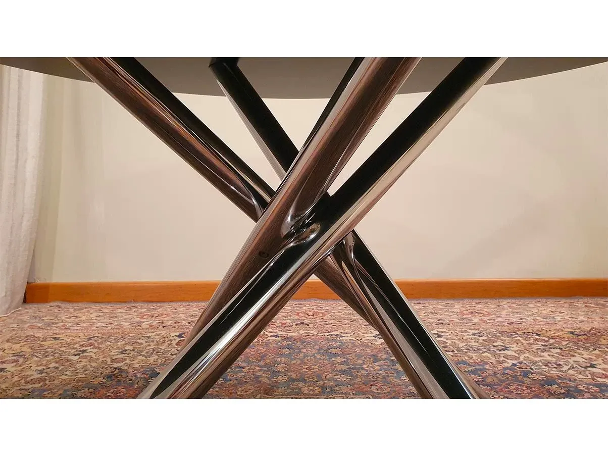 Tavolo rotondo Nodo con piano in legno laccato (nero), 2