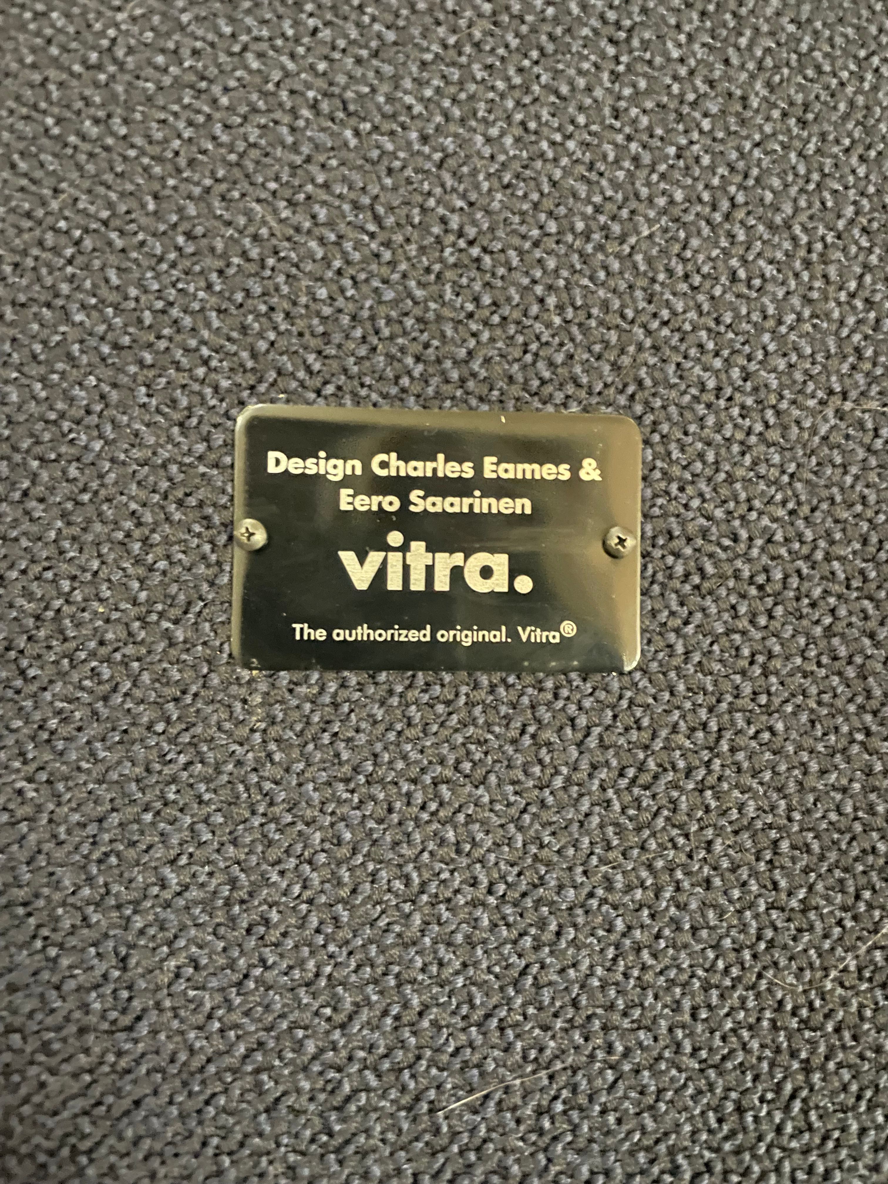 Set of 4 Organic Chairs in Fabric by Charles Eames and Eero Saarinen Brand