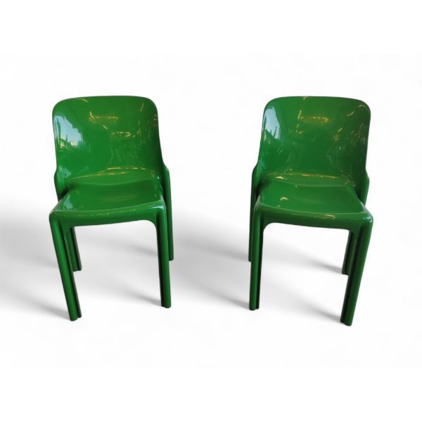 Set of 2 green Selene chairs by Vico Magistretti, Artemide image