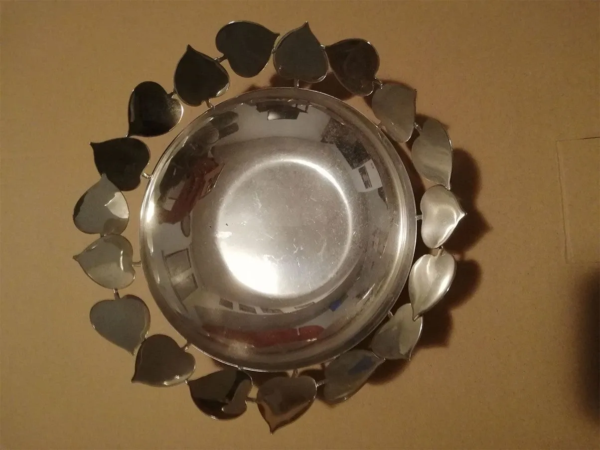 Hearts line centerpiece in steel (silver), Ottaviani 1