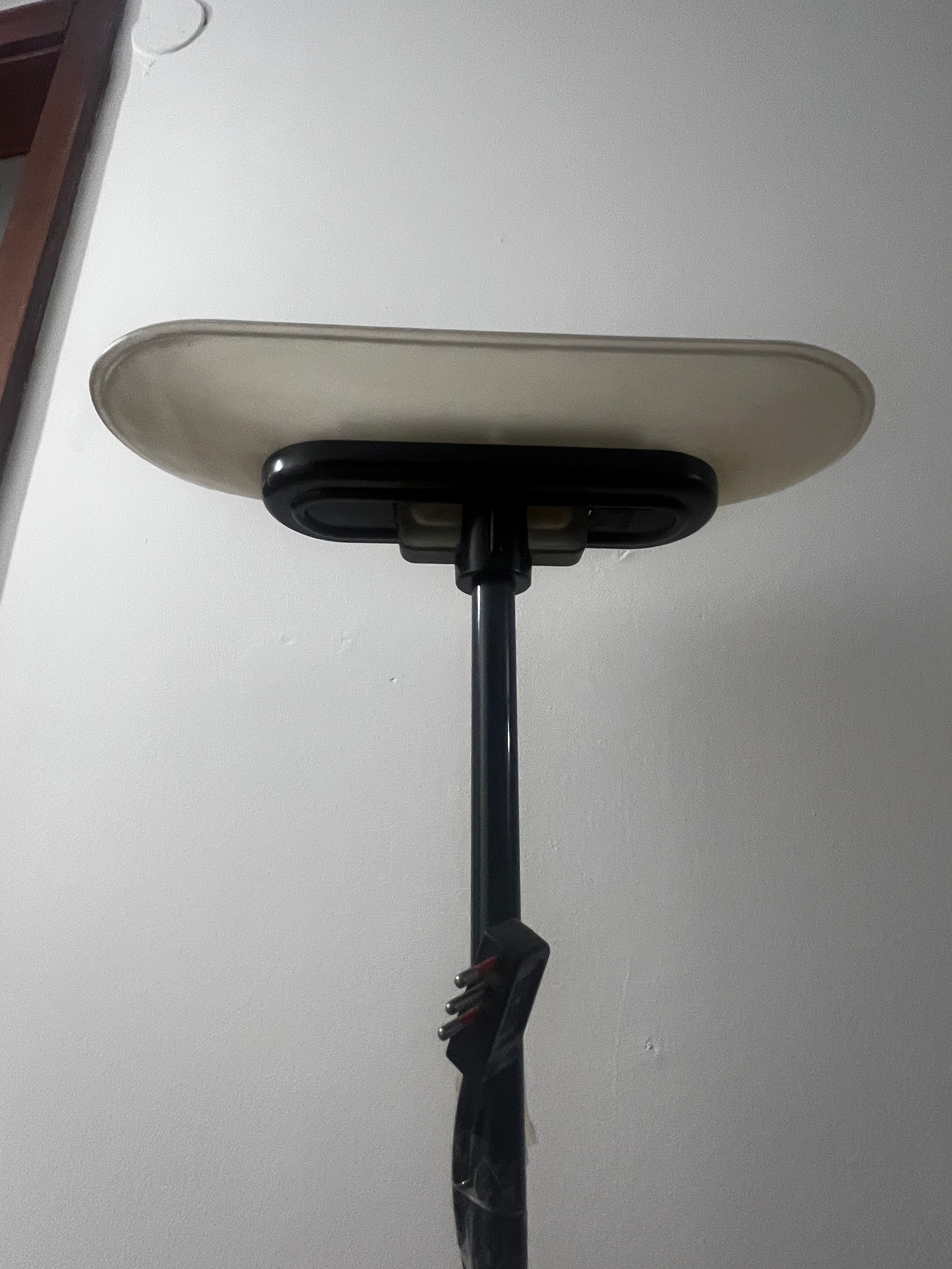 Lampada da terra Jill A380 di Perry King Santiago Miranda e Gianluigi Arnaldi Details