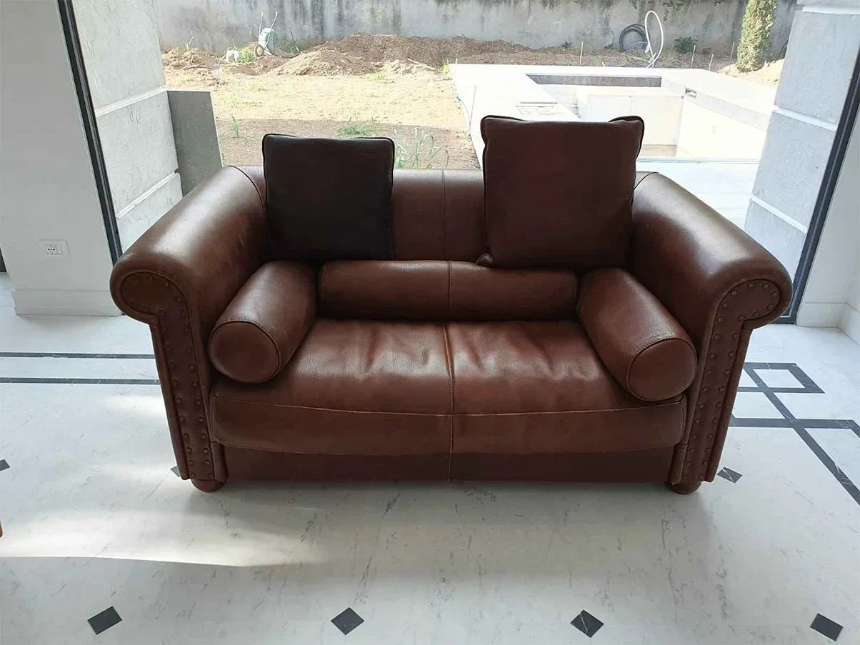 Alfred two-seater sofa in vintage leather (brown) 4