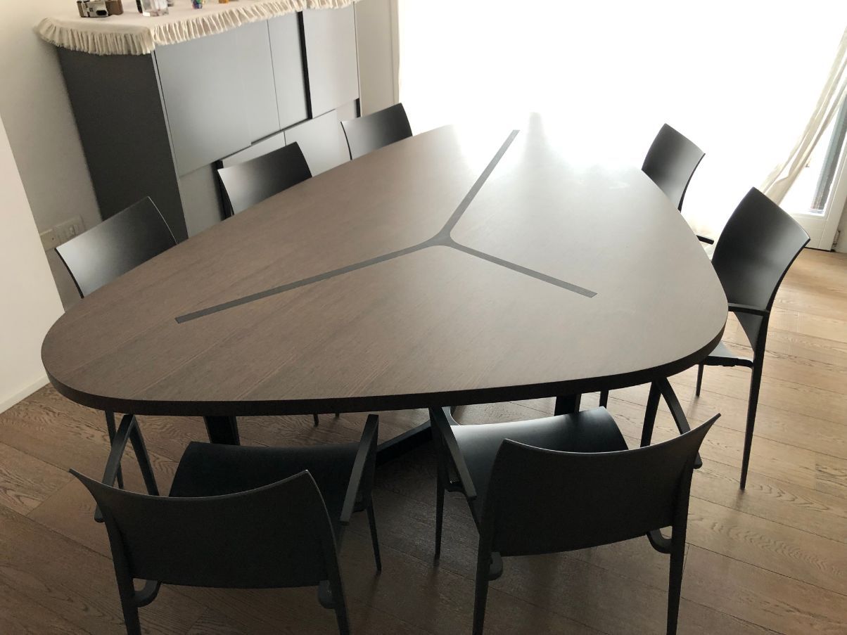 Seven oak table Front