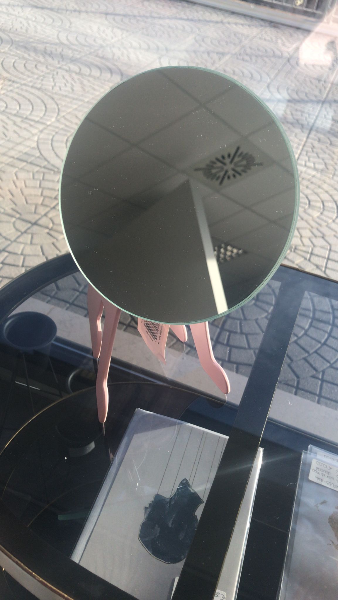 Specchio da tavolo Dog Face in metallo rosa Front