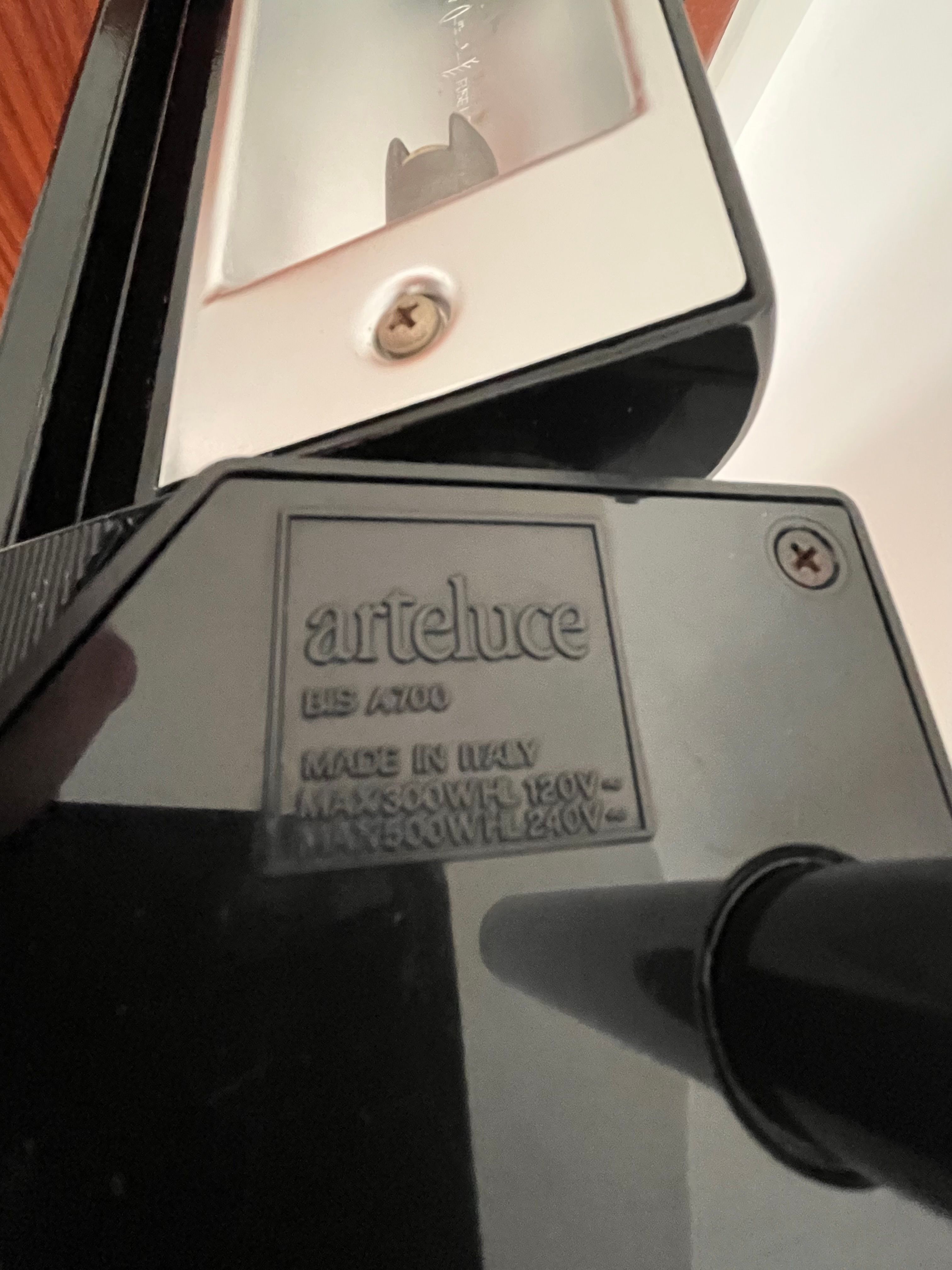 Lampada da terra vintage Bis nera di Bruno Gecchelin, Arteluce  Brand