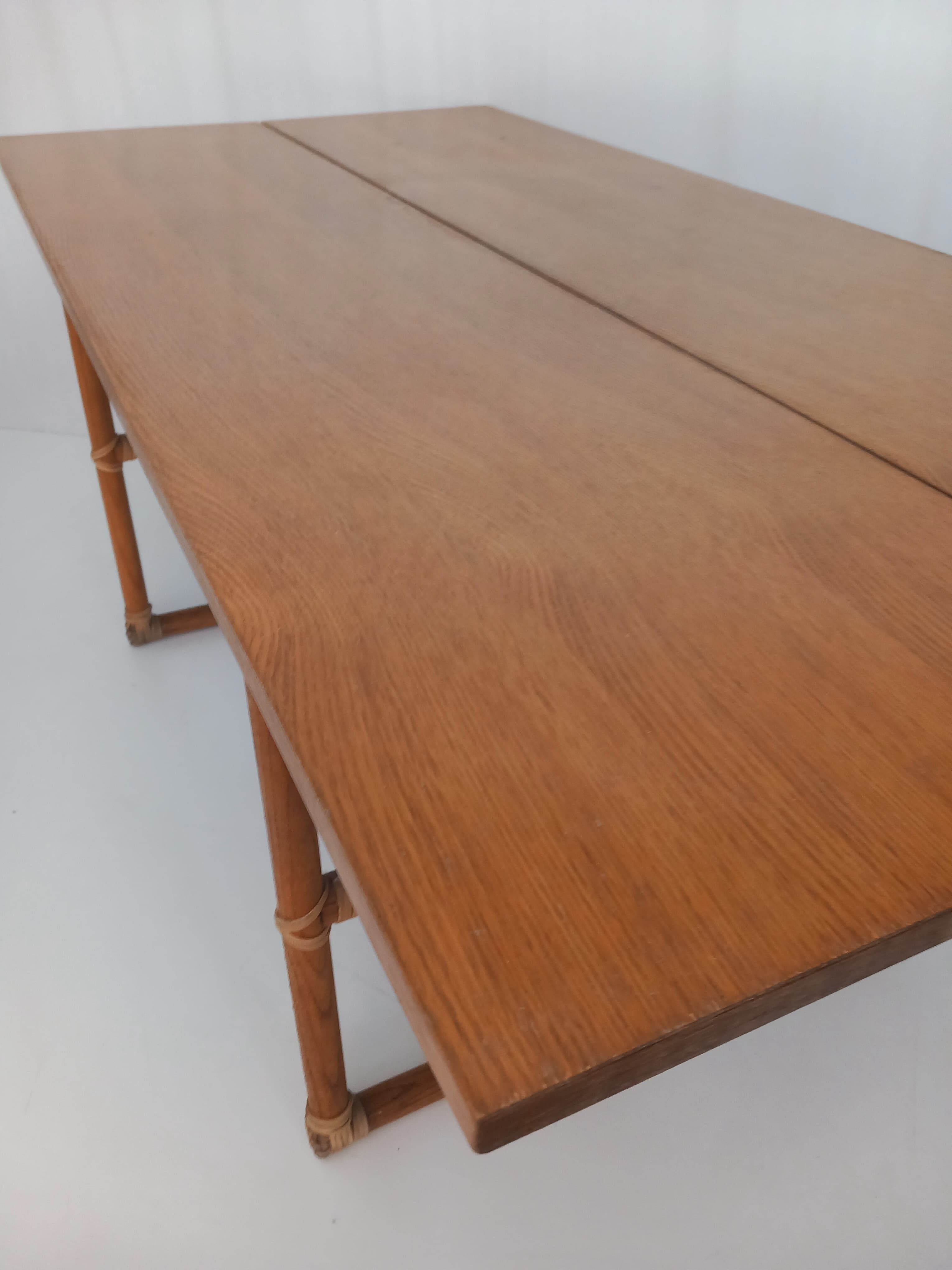 Consolle/tavolo McGuire in legno di rovere e rattan di Lyda Levi (anni '70) Brand