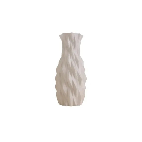 White Chaos Hilli vase, DygoDesign image