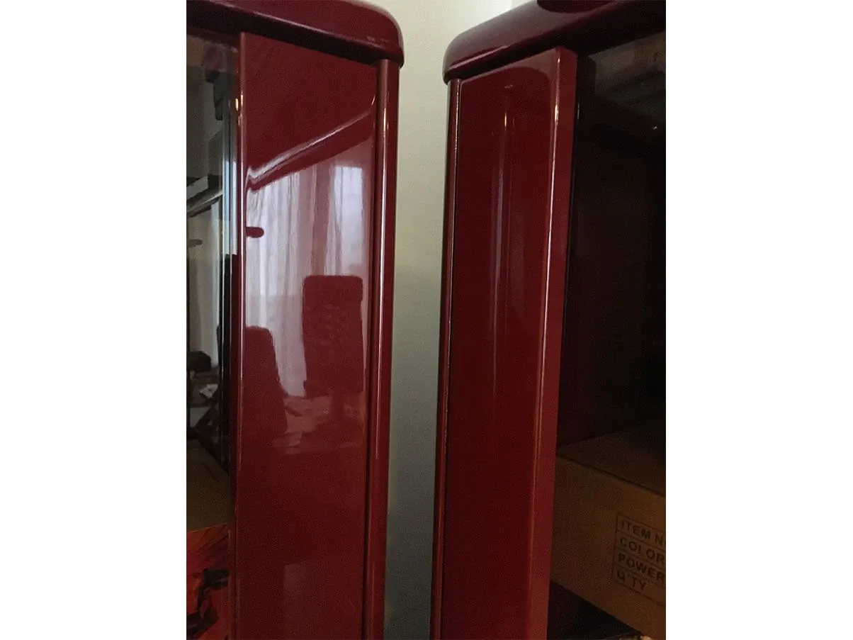 Set 2 credenze in legno laccato rosso e vetro (anni '90) 1