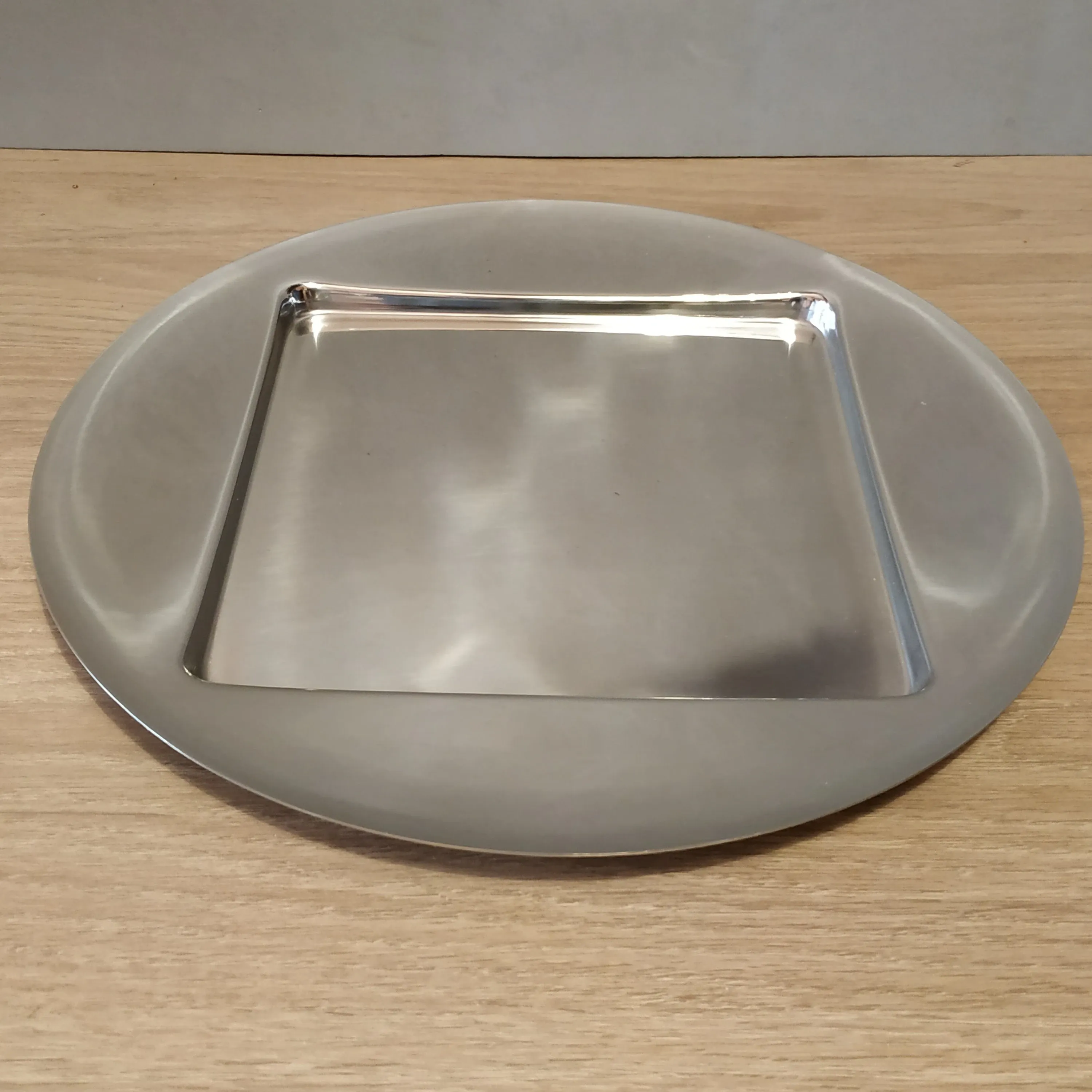 Round stainless steel tray, Gottinghen by Domoclean image