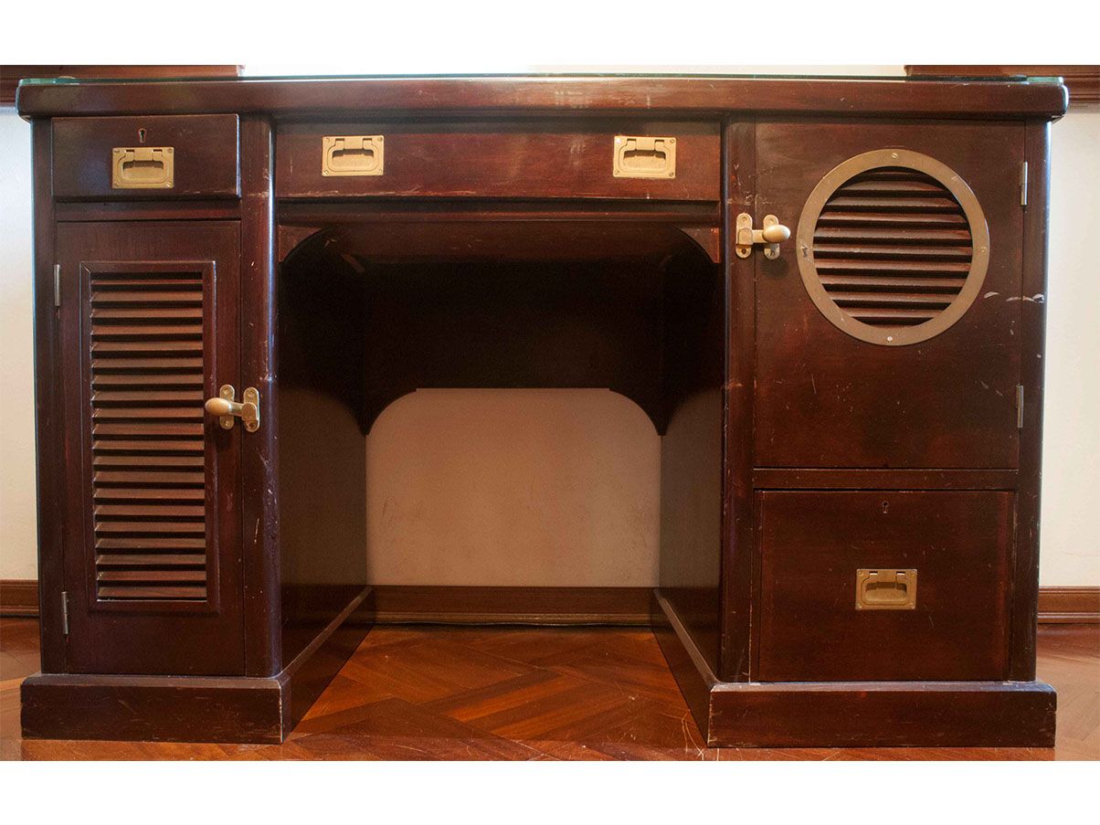 Vintage Mahogany Wood Desk (1970s)