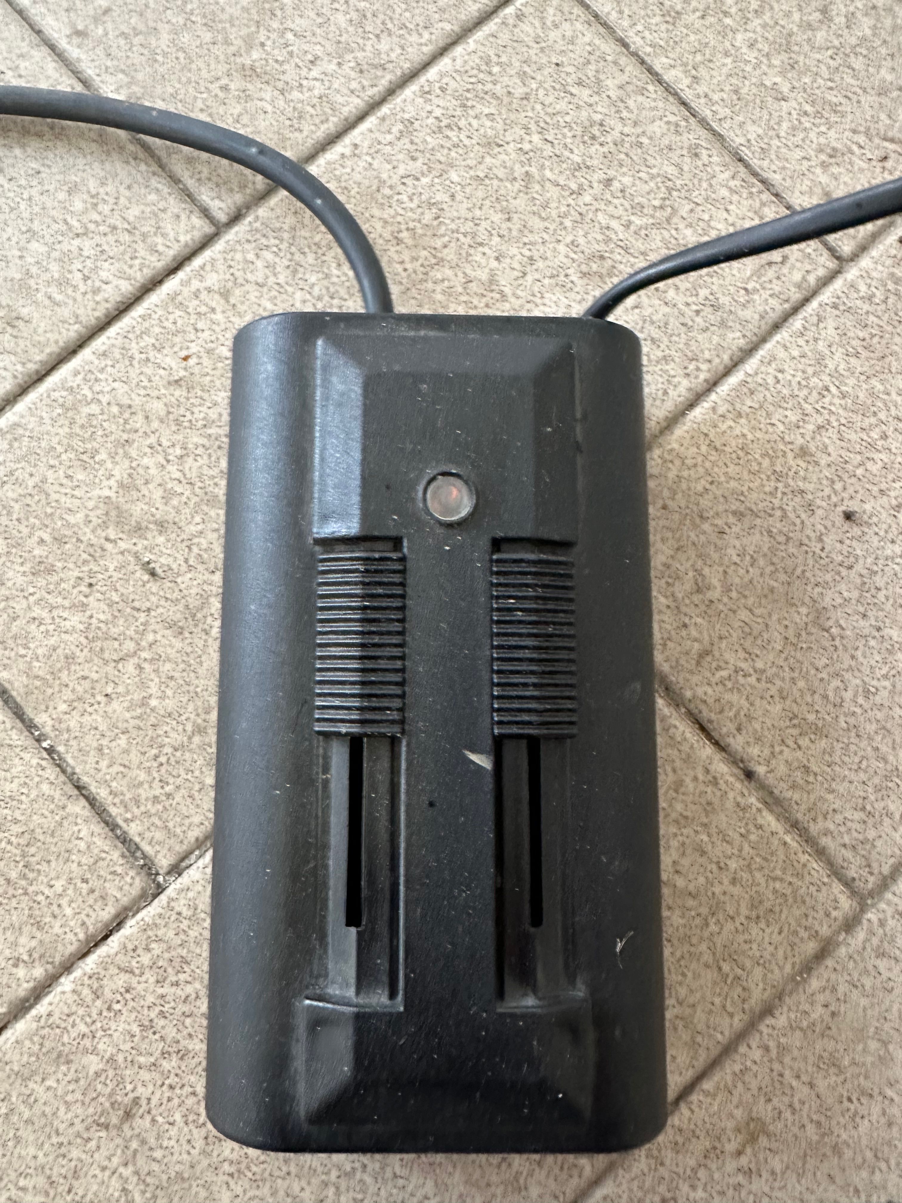 Stehlampe Modell 3247 aus Metall und Glas (50er Jahre) Details