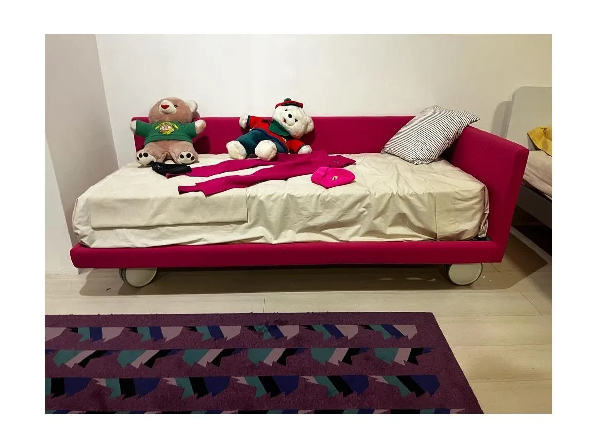 Manhattan bed with wheels, Dielle 9